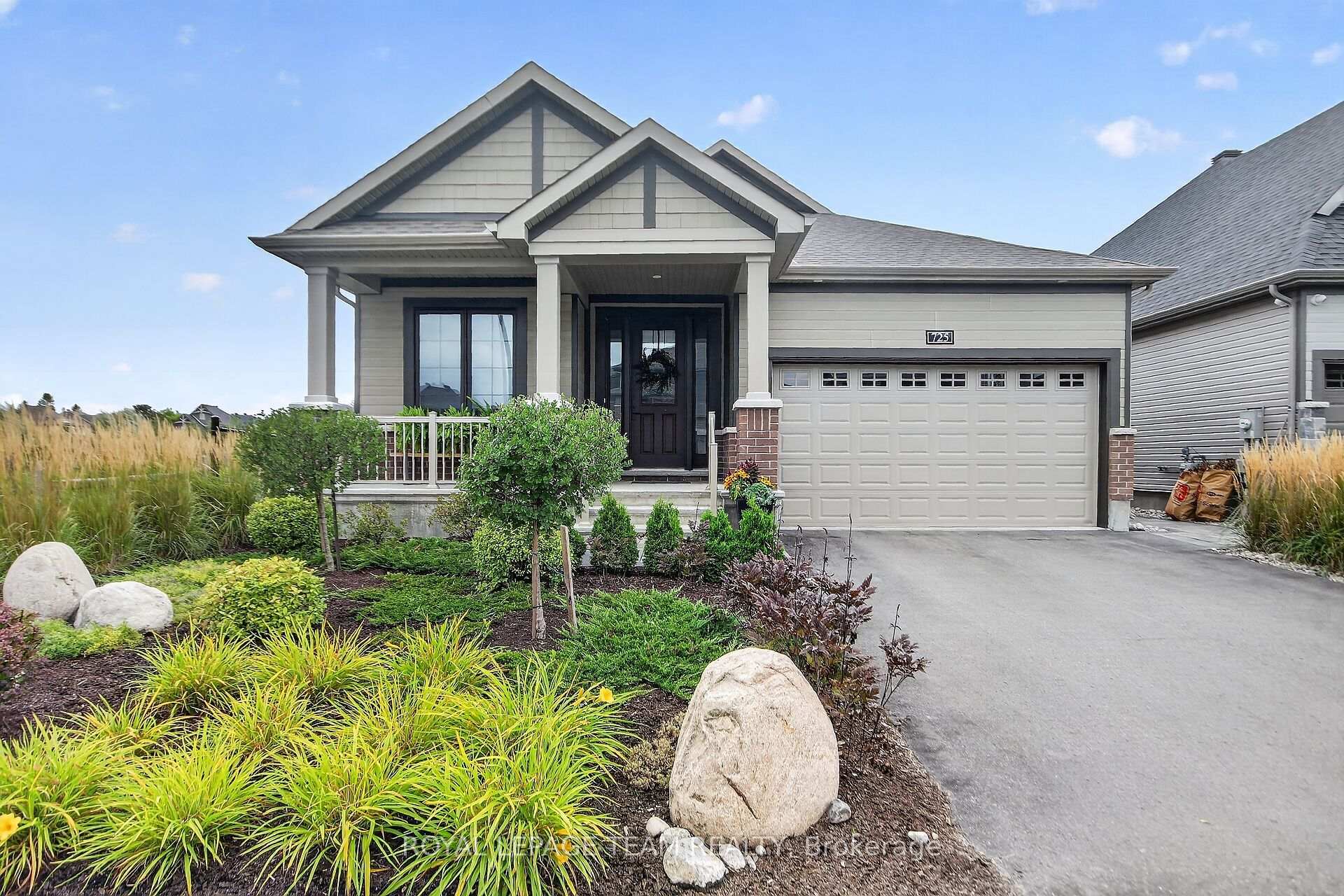 Photo 2 of 725 Coast Circle, Ottawa, Mahogany Community — HOMEH