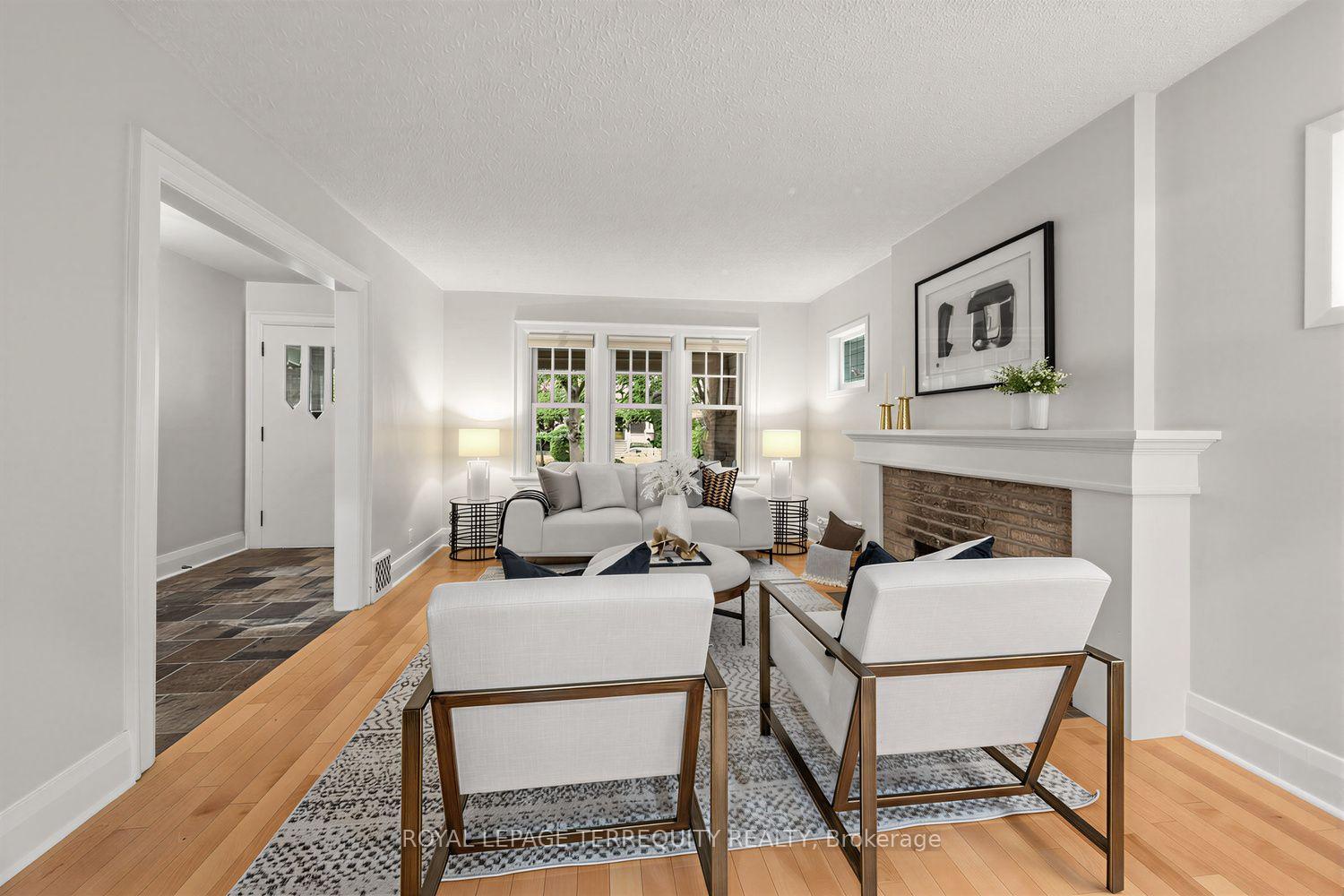 Photo 9 of 81 Stibbard Avenue, Toronto, Mount Pleasant East — HOMEH