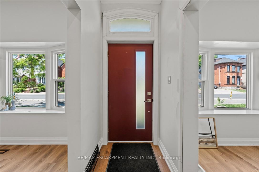 Photo 2 of 192 Victoria Avenue N, Hamilton, Landsdale — HOMEH