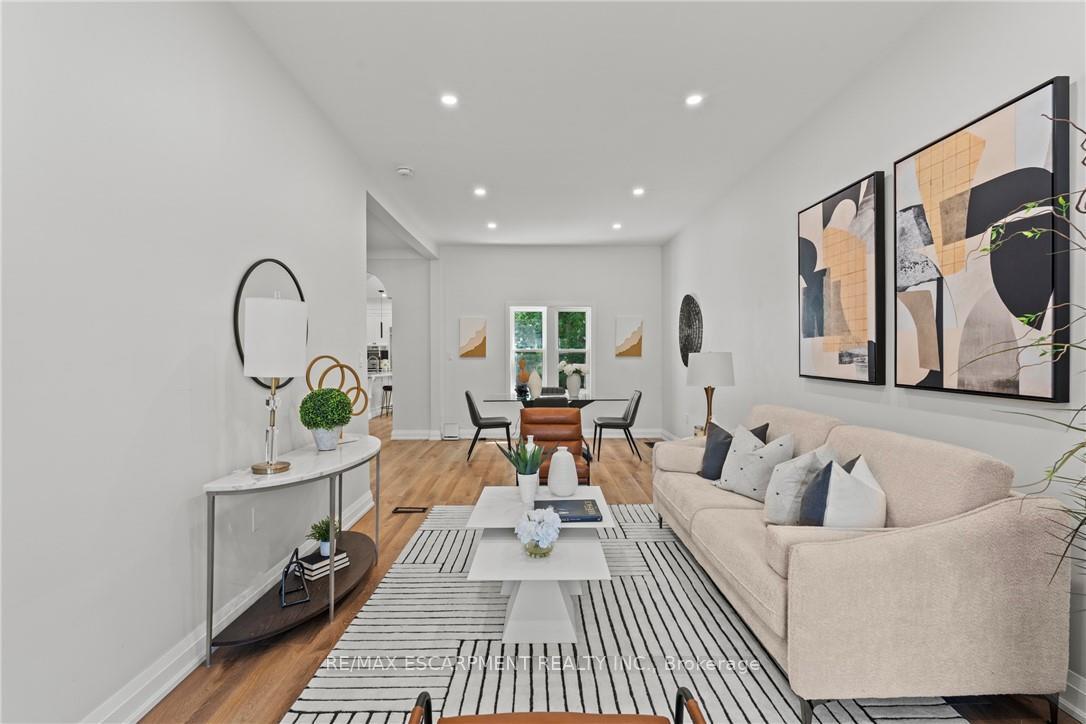 Photo 4 of 192 Victoria Avenue N, Hamilton, Landsdale — HOMEH