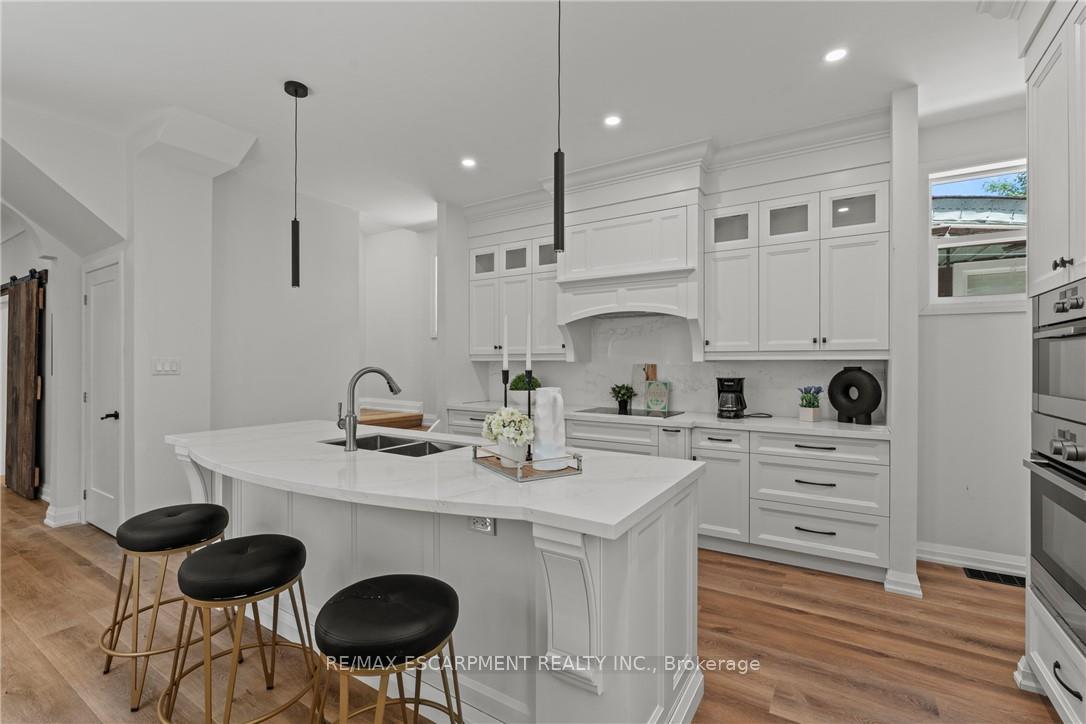 Photo 10 of 192 Victoria Avenue N, Hamilton, Landsdale — HOMEH