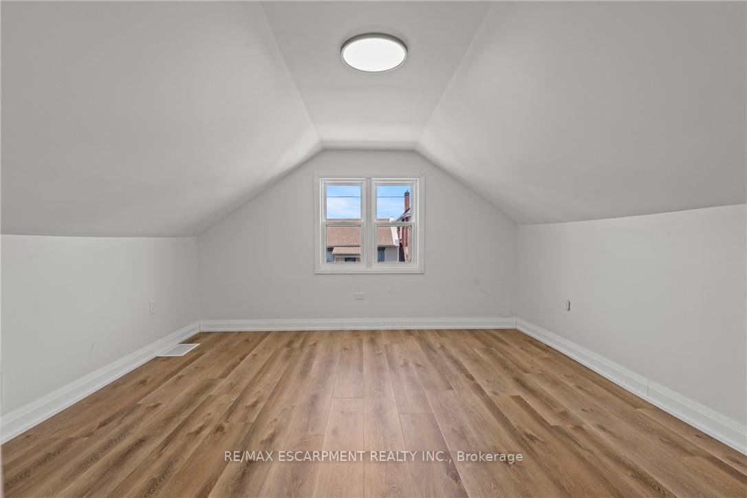 Photo 20 of 192 Victoria Avenue N, Hamilton, Landsdale — HOMEH