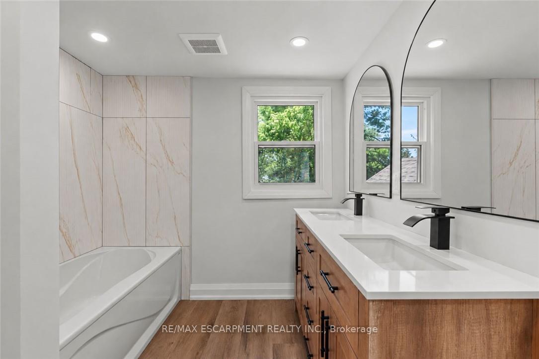 Photo 21 of 192 Victoria Avenue N, Hamilton, Landsdale — HOMEH