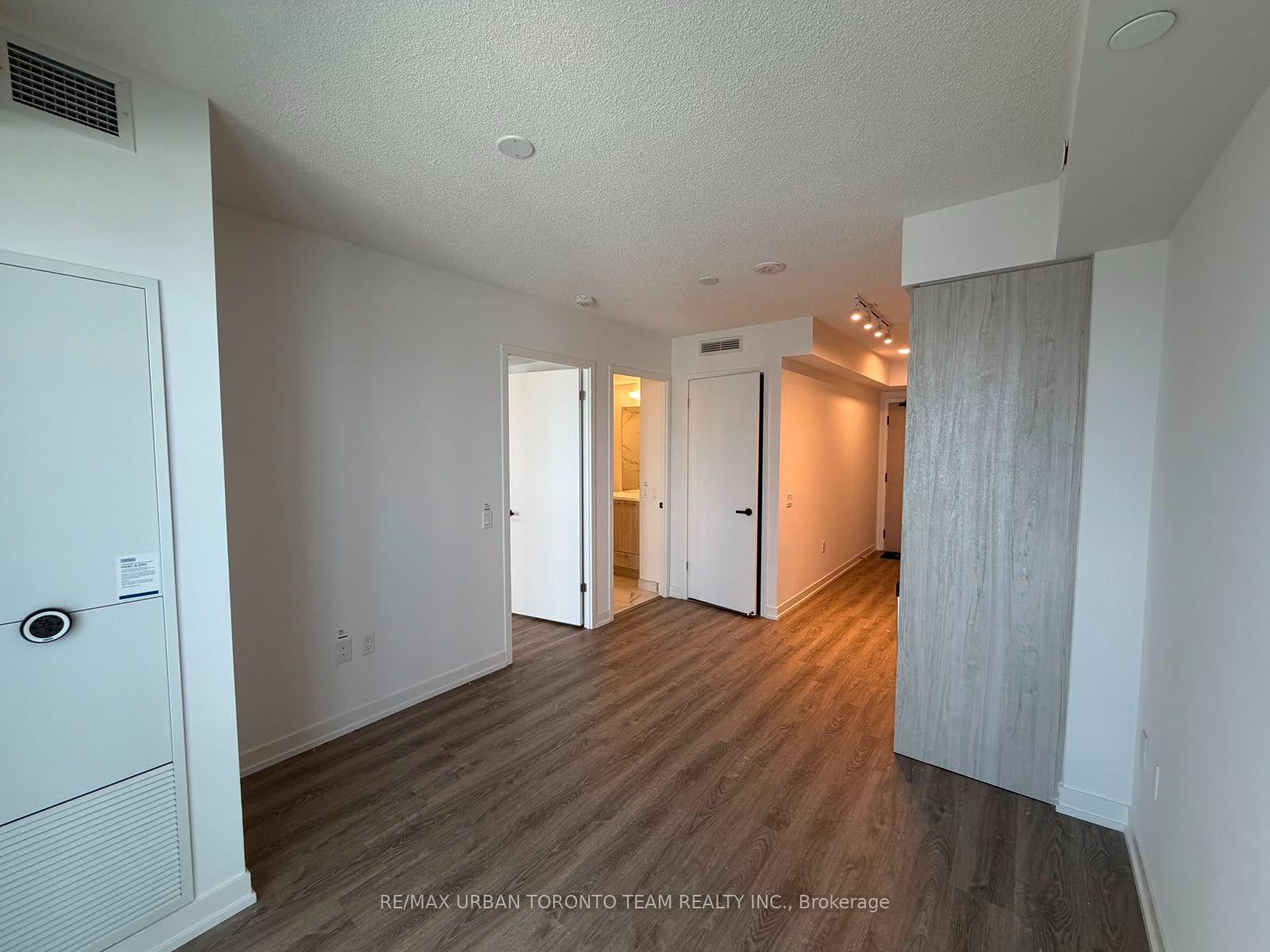 Photo 2 of Unit 1702, 195 Commerce Street, Vaughan, Vaughan Corporate Centre — HOMEH