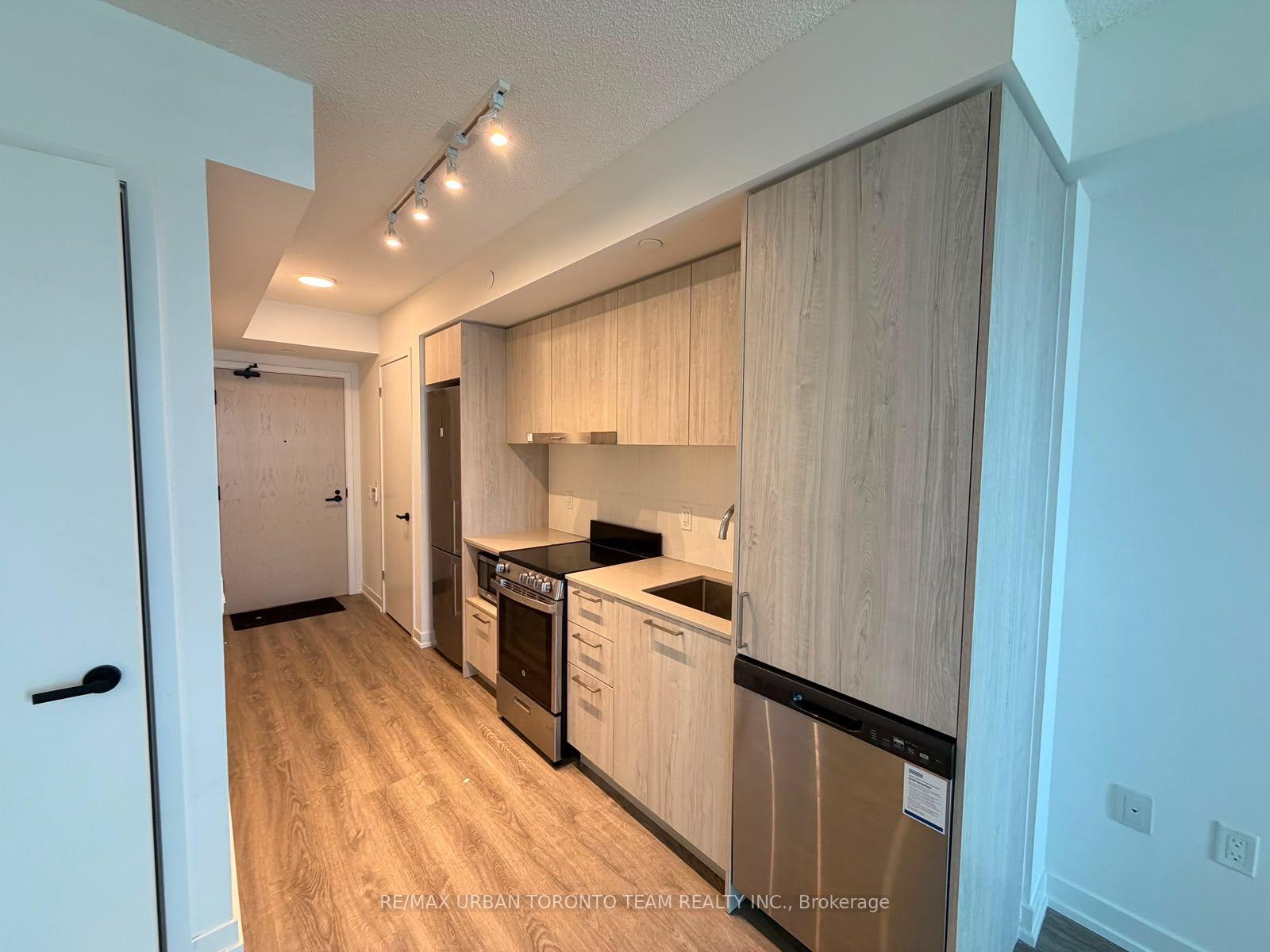 Photo 3 of Unit 1702, 195 Commerce Street, Vaughan, Vaughan Corporate Centre — HOMEH