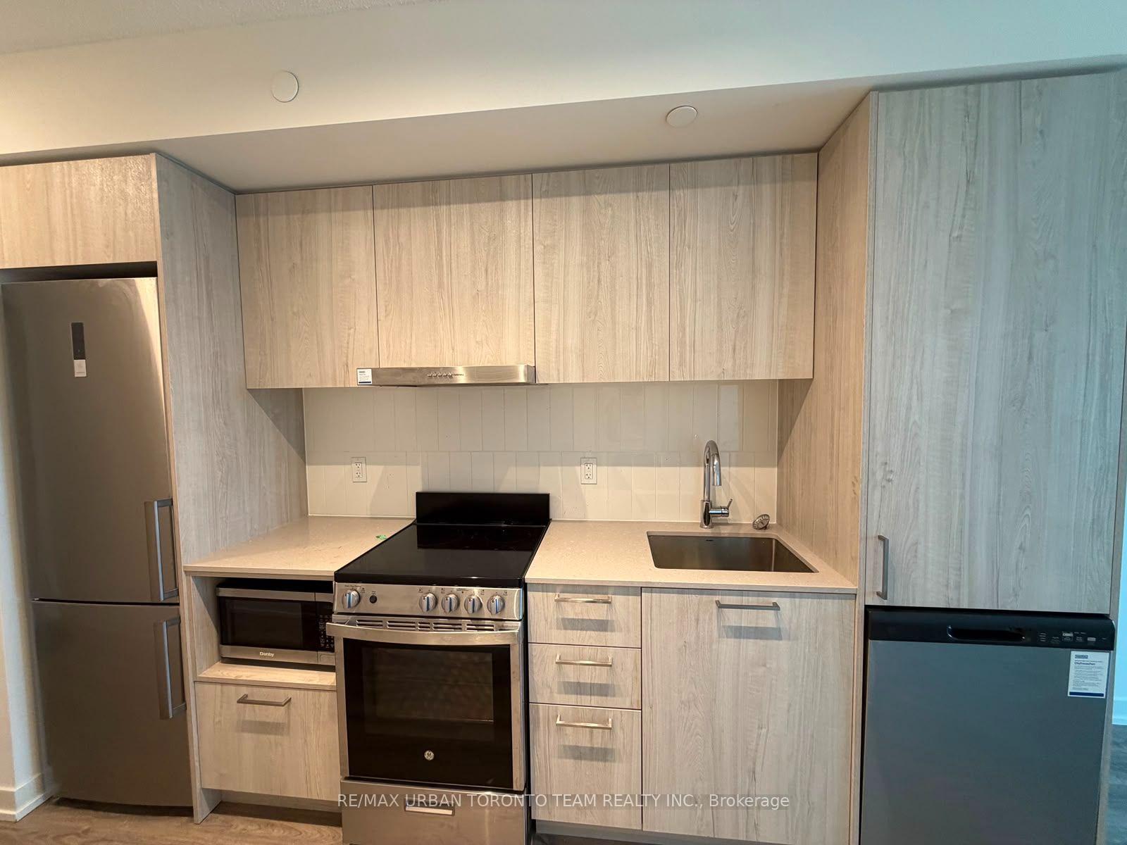 Photo 5 of Unit 1702, 195 Commerce Street, Vaughan, Vaughan Corporate Centre — HOMEH