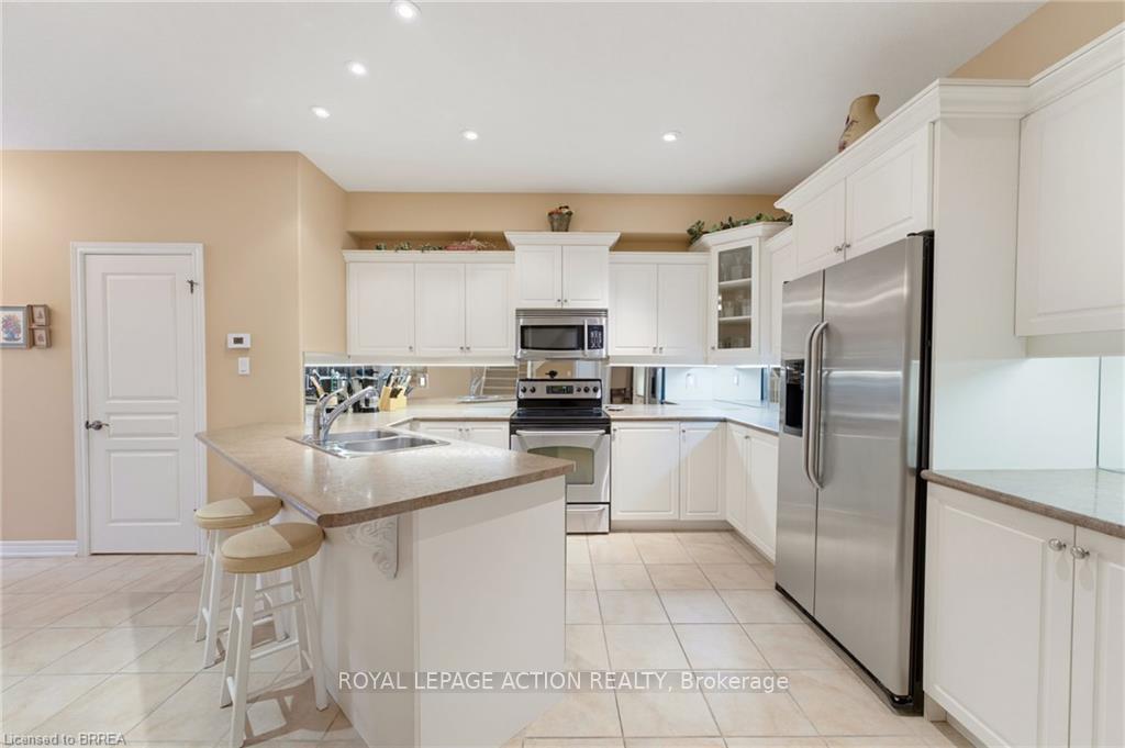 Photo 6 of Unit 21, 655 Park Road N, Brantford, Lynden Hills — HOMEH
