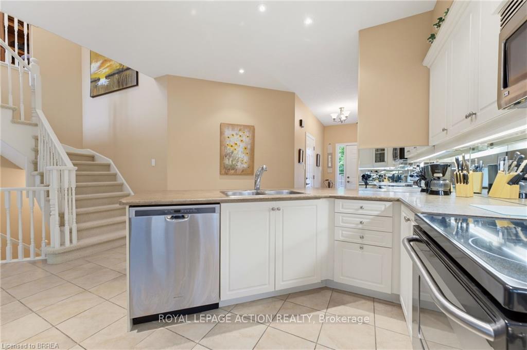 Photo 8 of Unit 21, 655 Park Road N, Brantford, Lynden Hills — HOMEH