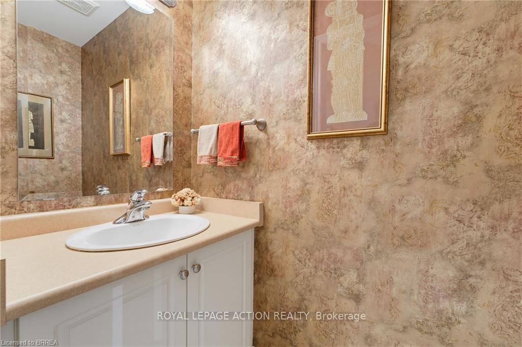Photo 17 of Unit 21, 655 Park Road N, Brantford, Lynden Hills — HOMEH
