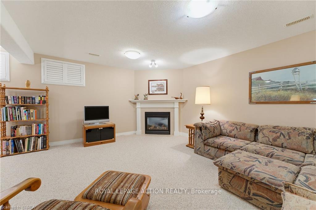 Photo 25 of Unit 21, 655 Park Road N, Brantford, Lynden Hills — HOMEH