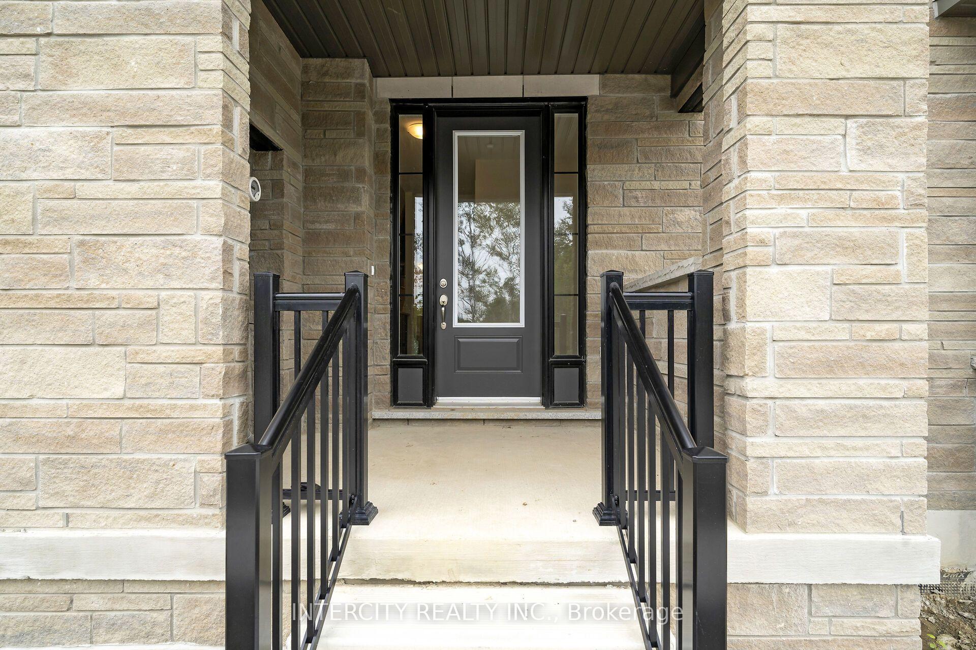 Photo 4 of Unit 20-104, 13969 Chickadee Lane, Caledon, Bolton West — HOMEH