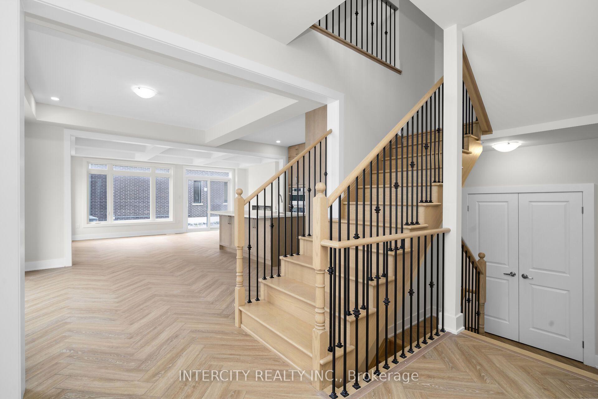 Photo 6 of Unit 20-104, 13969 Chickadee Lane, Caledon, Bolton West — HOMEH