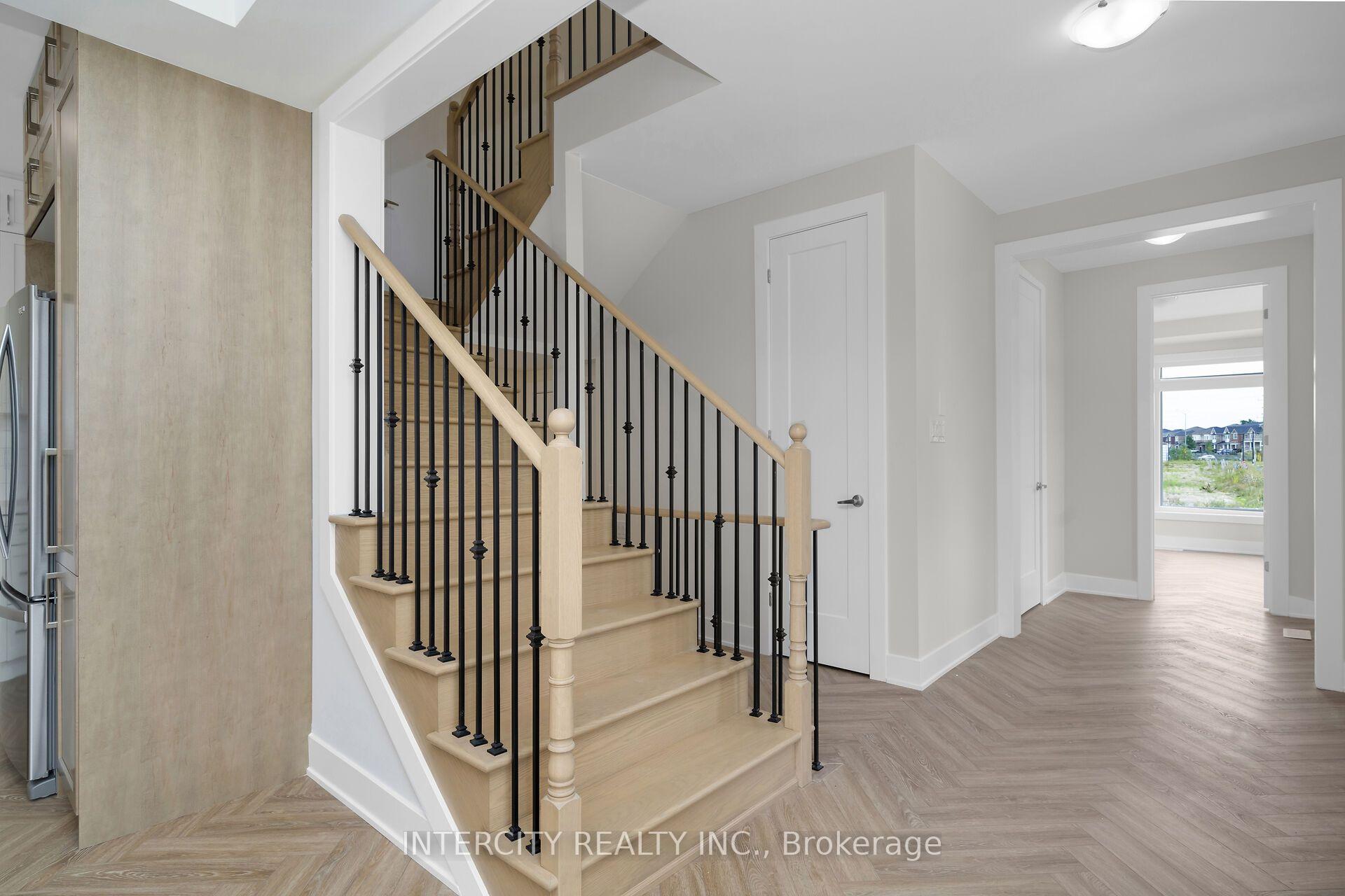 Photo 20 of Unit 20-104, 13969 Chickadee Lane, Caledon, Bolton West — HOMEH