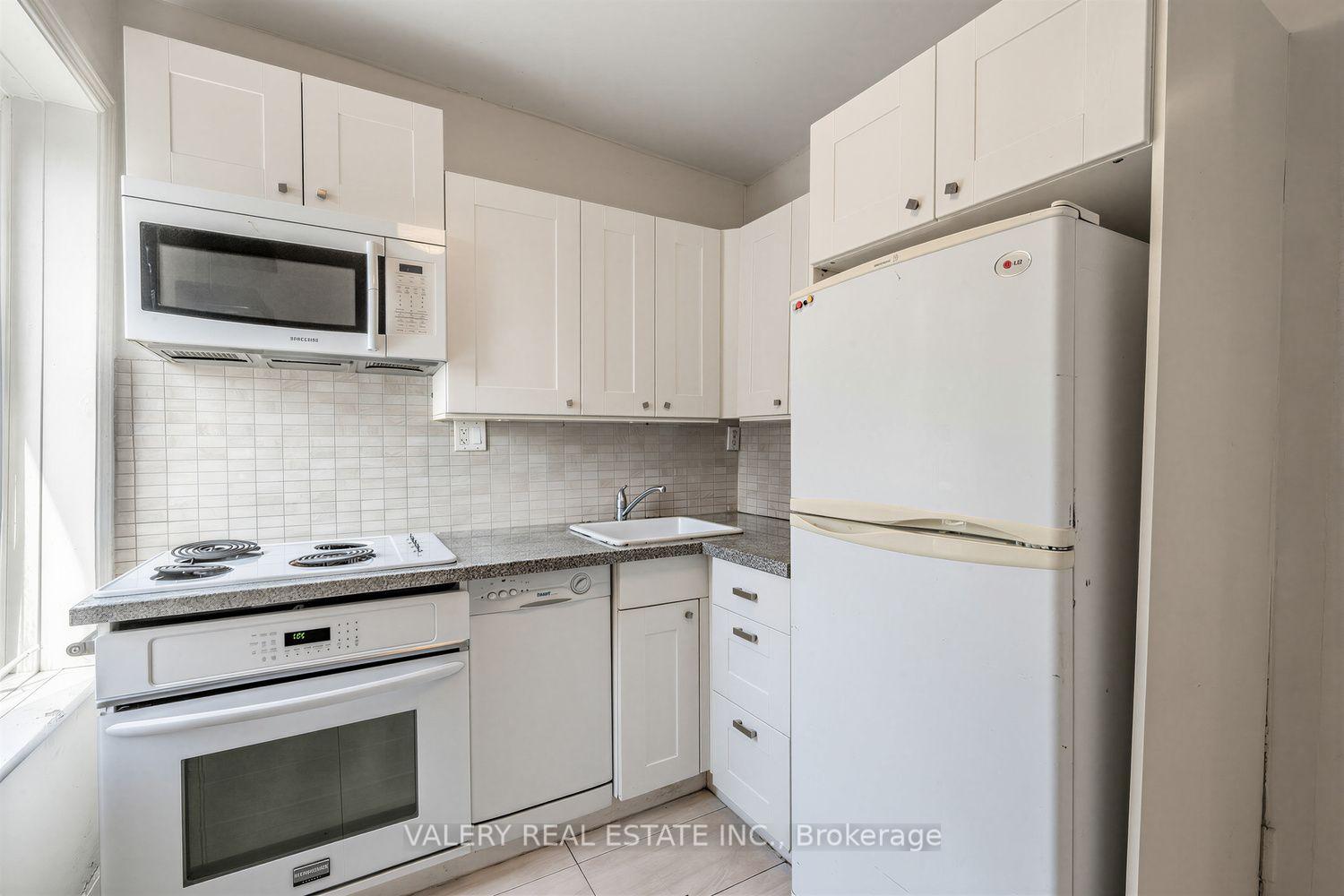 Photo 6 of 472 Crawford Street, Toronto, Palmerston-Little Italy — HOMEH