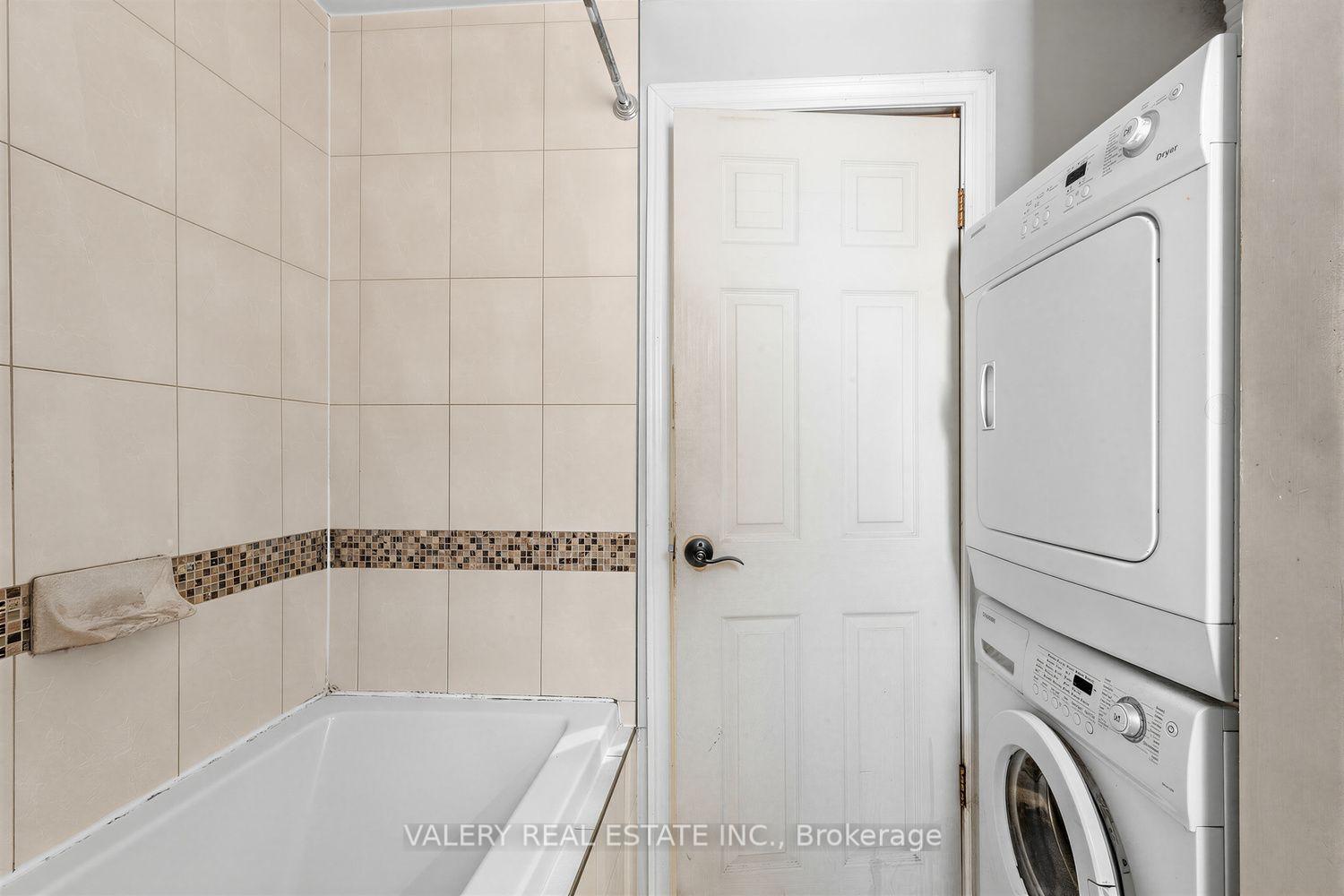 Photo 8 of 472 Crawford Street, Toronto, Palmerston-Little Italy — HOMEH