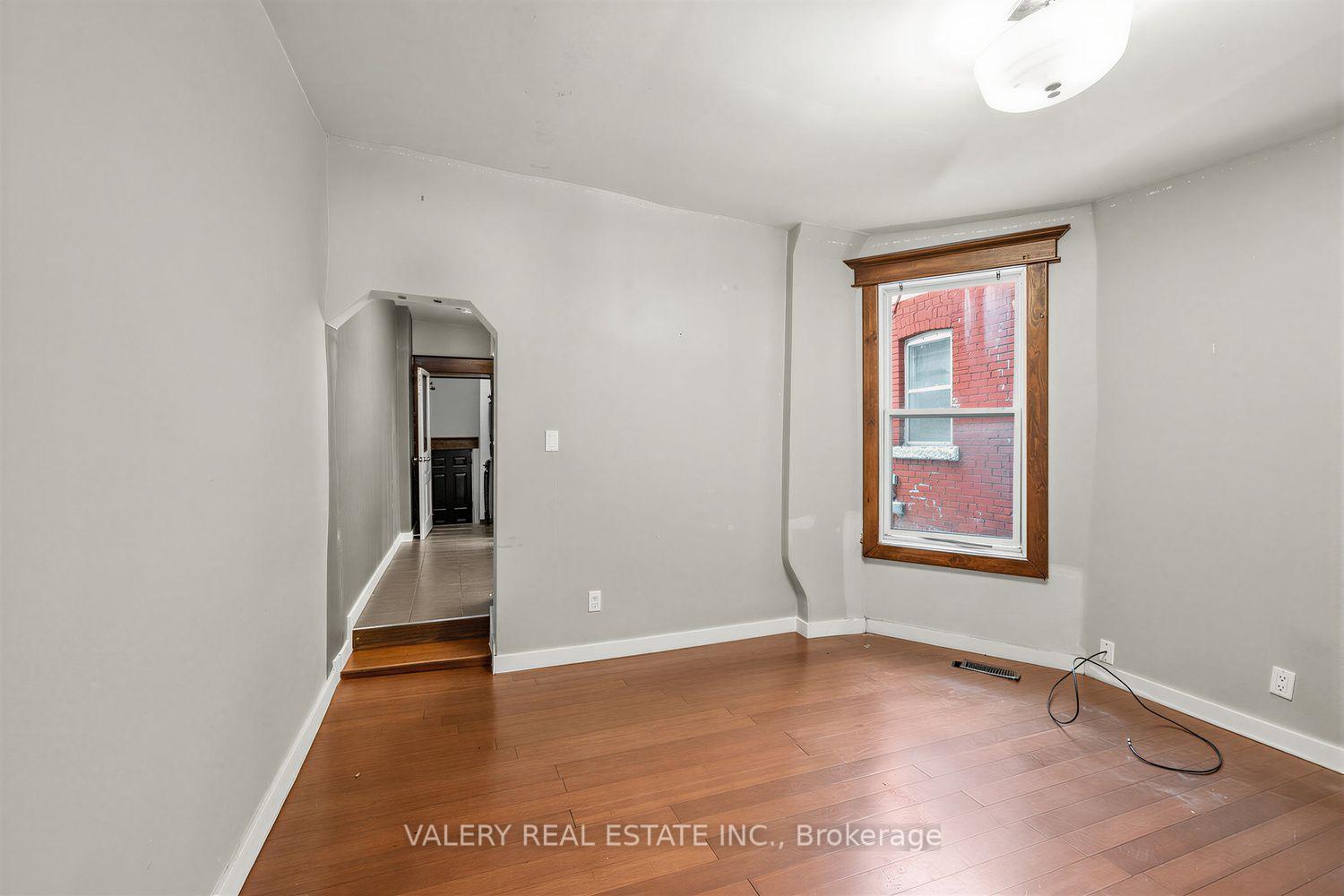 Photo 16 of 472 Crawford Street, Toronto, Palmerston-Little Italy — HOMEH