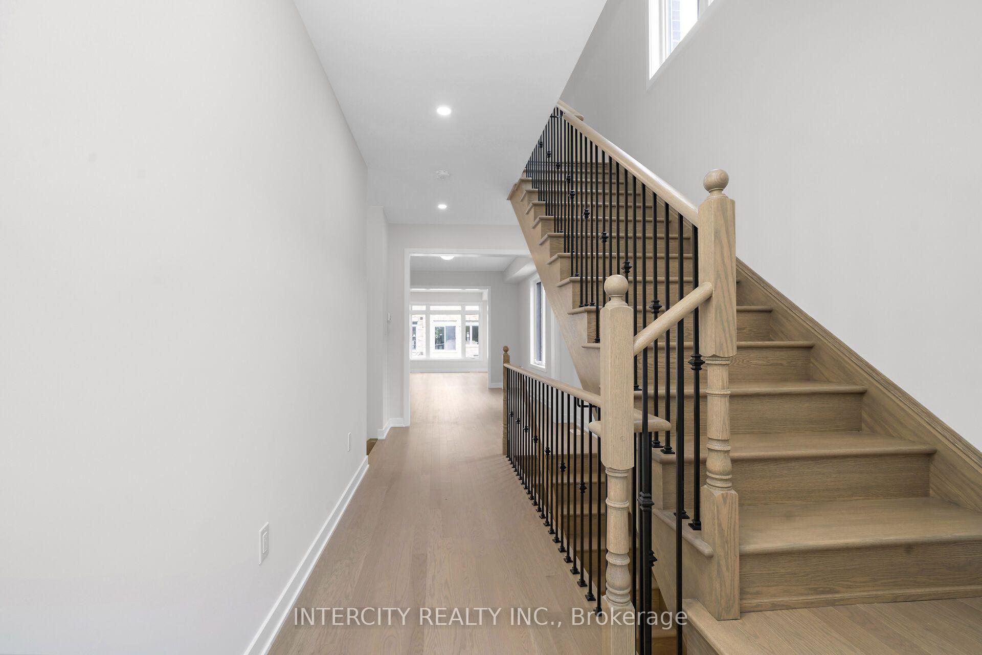 Photo 4 of Unit 19-103, 630 Glasgow Road, Caledon, Bolton West — HOMEH