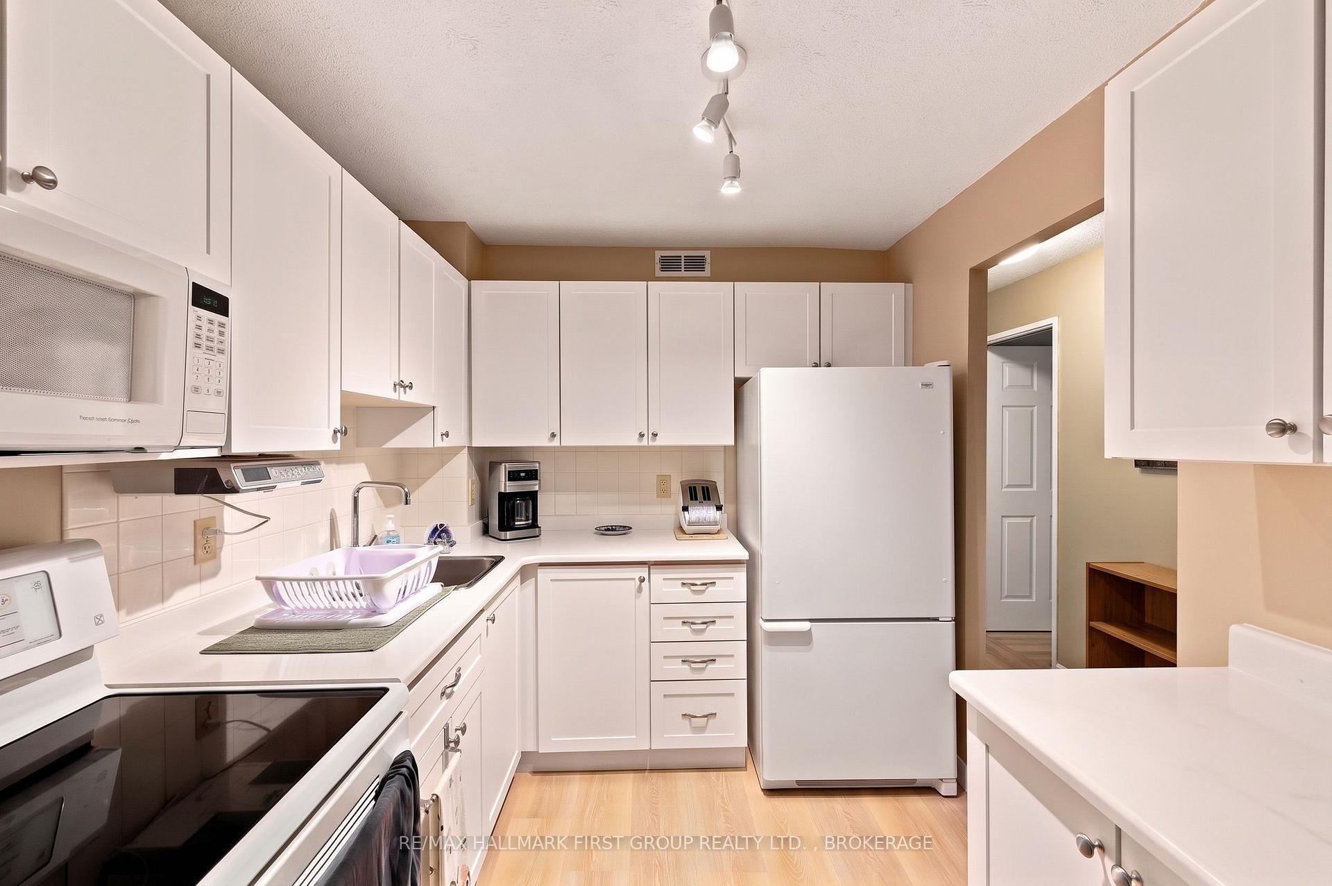 Photo 14 of Unit 204, 14 Greenview Drive, Kingston, Central City West — HOMEH