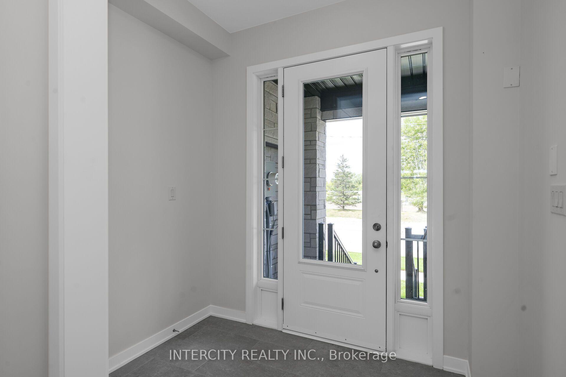 Photo 3 of Unit 18-90, 604 Glasgow Road, Caledon, Bolton West — HOMEH