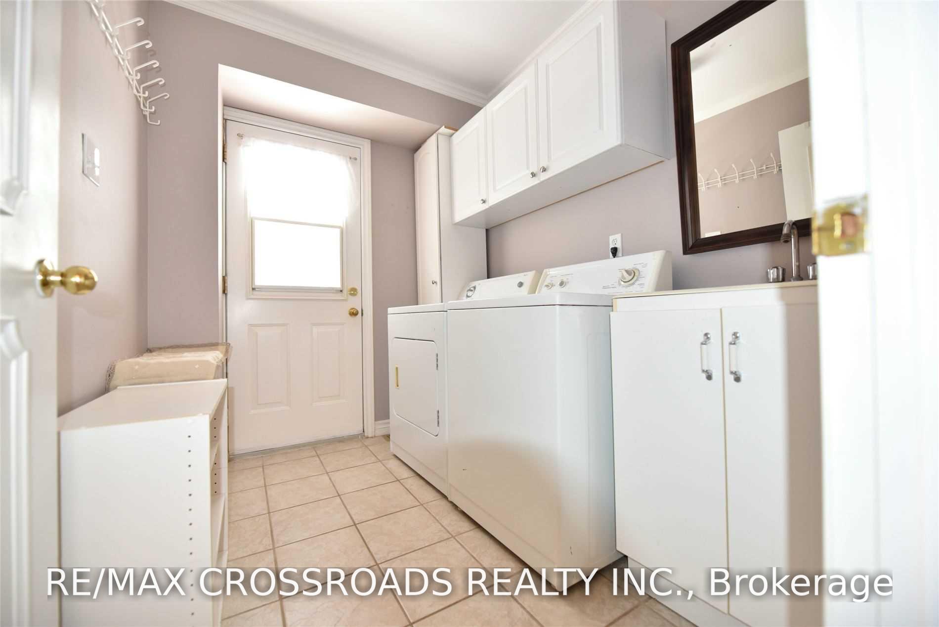 Photo 7 of 52 Emmeloord Crescent, Markham, Unionville — HOMEH