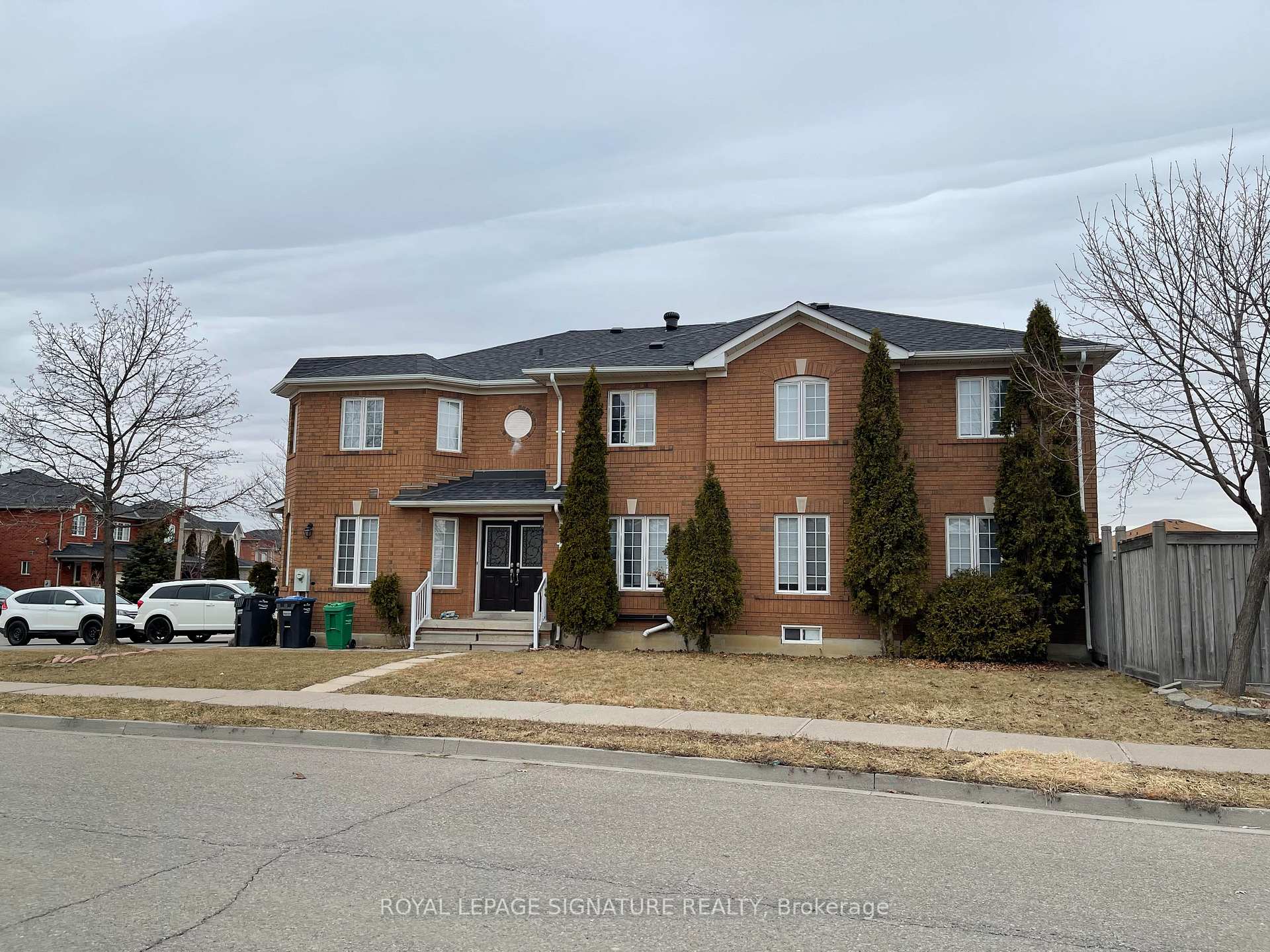 Photo 1 of 37 Whiteface Crescent, Brampton, Fletcher's Meadow — HOMEH