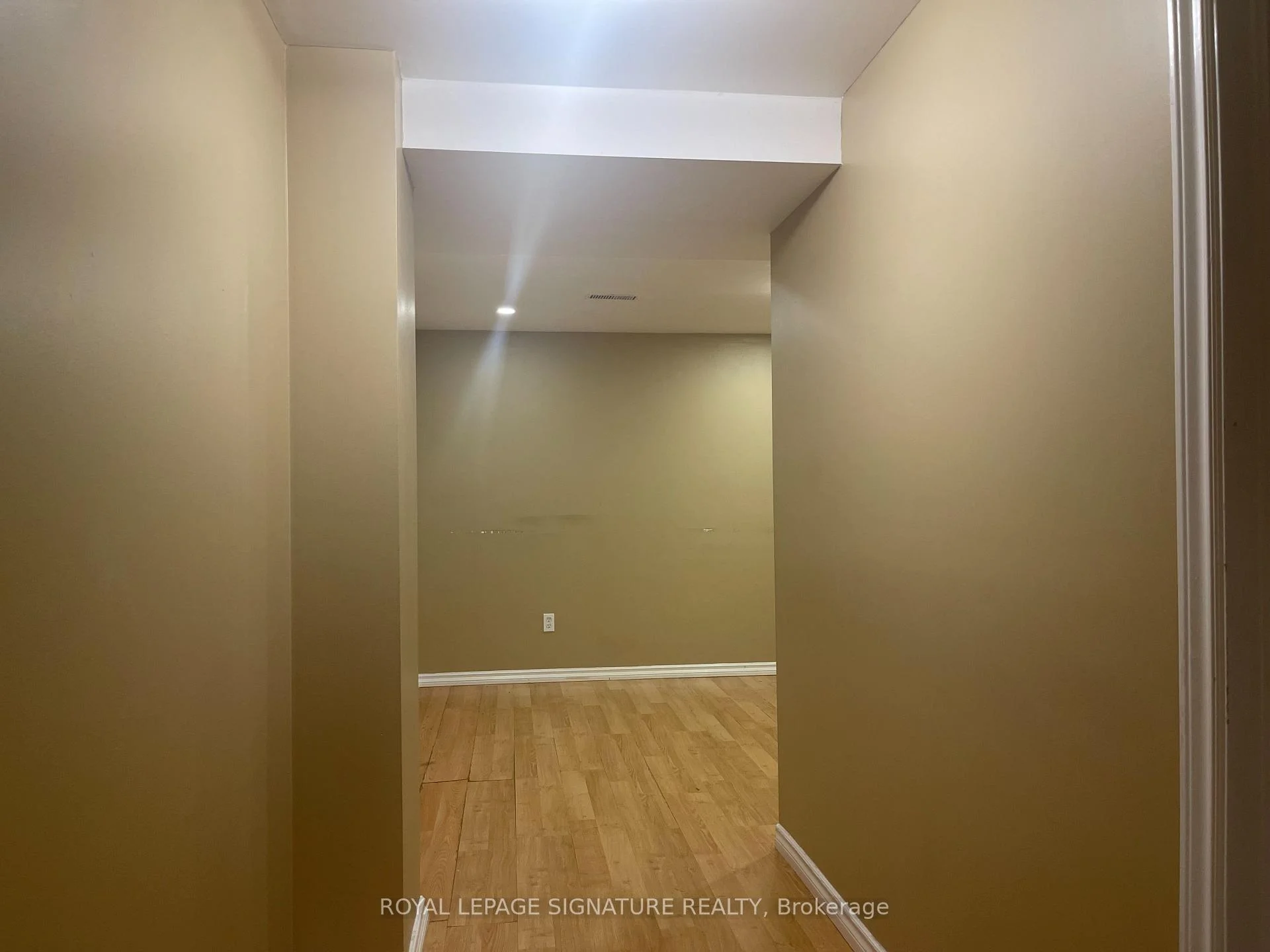 Photo 4 of 37 Whiteface Crescent, Brampton, Fletcher's Meadow — HOMEH