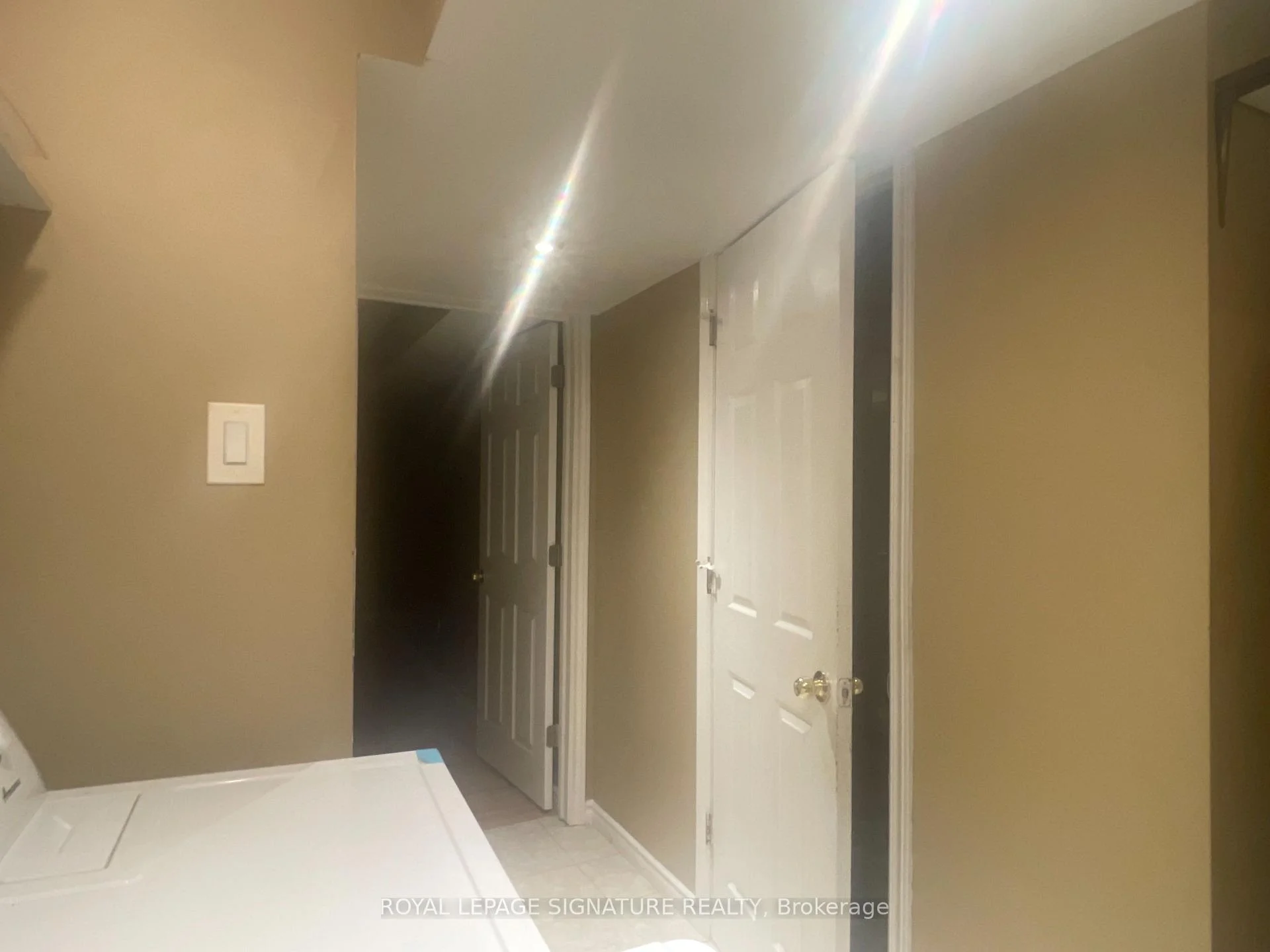Photo 12 of 37 Whiteface Crescent, Brampton, Fletcher's Meadow — HOMEH