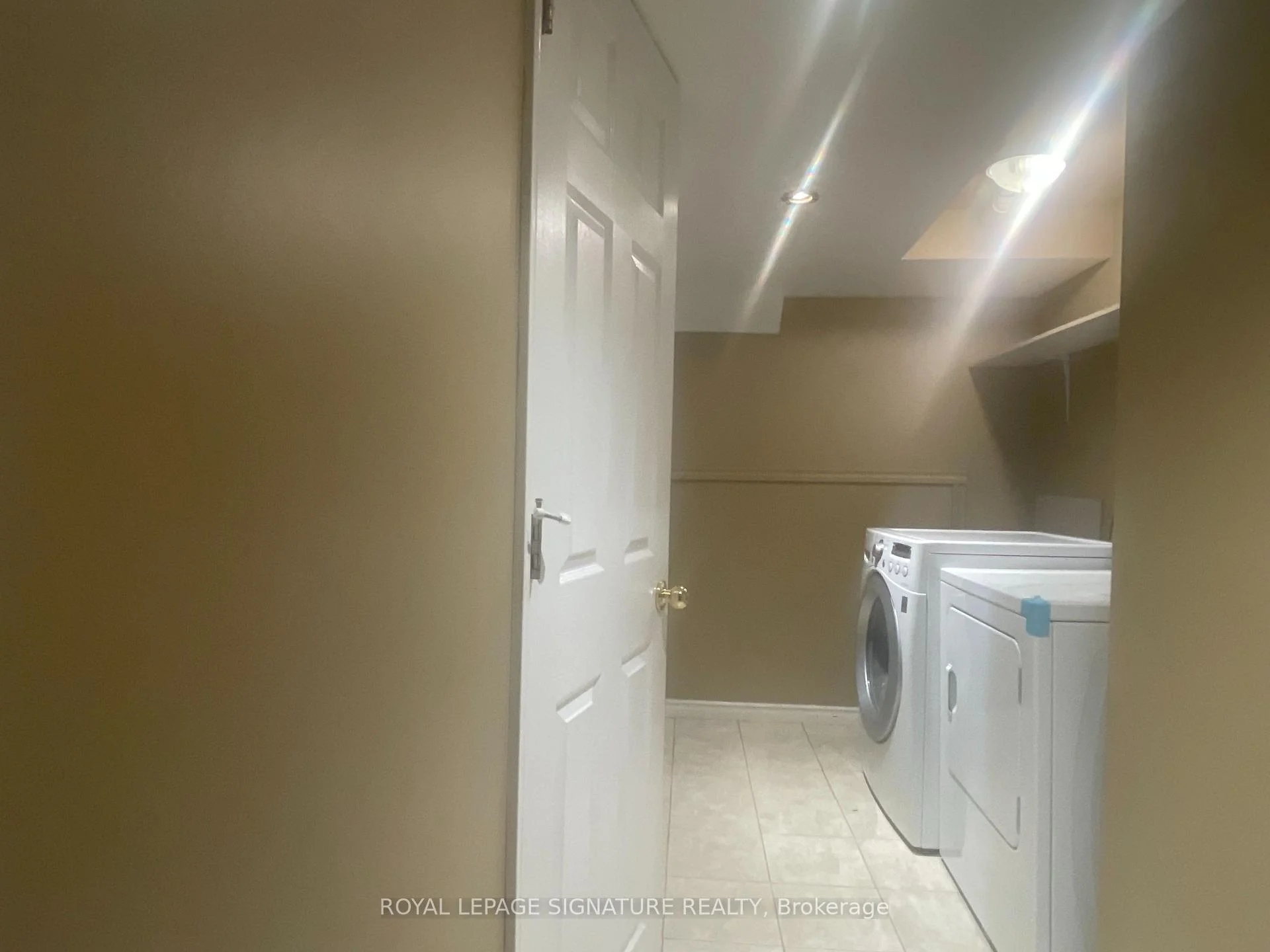 Photo 14 of 37 Whiteface Crescent, Brampton, Fletcher's Meadow — HOMEH