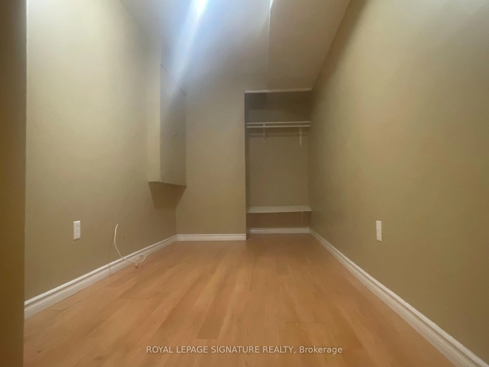 Photo 15 of 37 Whiteface Crescent, Brampton, Fletcher's Meadow — HOMEH