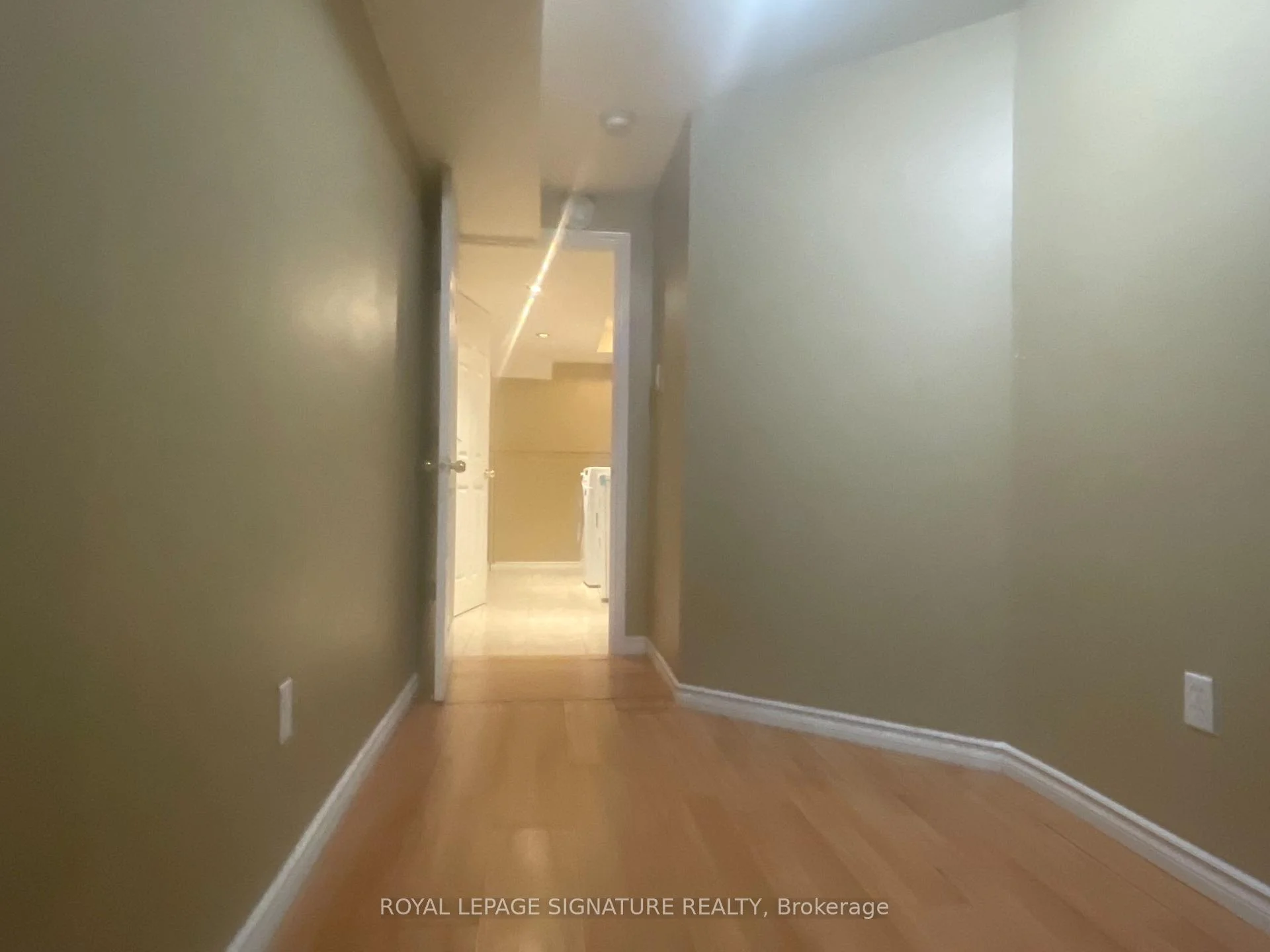 Photo 16 of 37 Whiteface Crescent, Brampton, Fletcher's Meadow — HOMEH