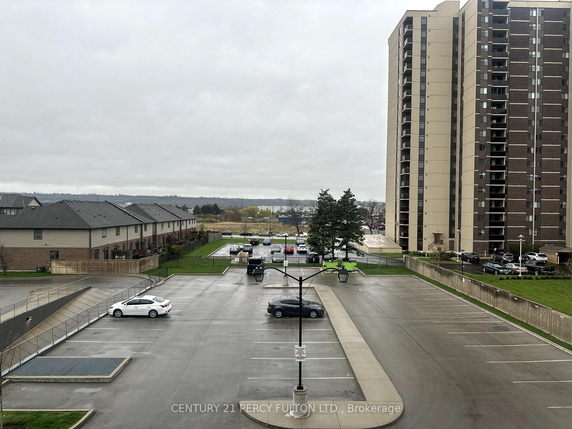 Photo 18 of Unit 324, 35 Southshore Crescent, Hamilton, Lakeshore — HOMEH
