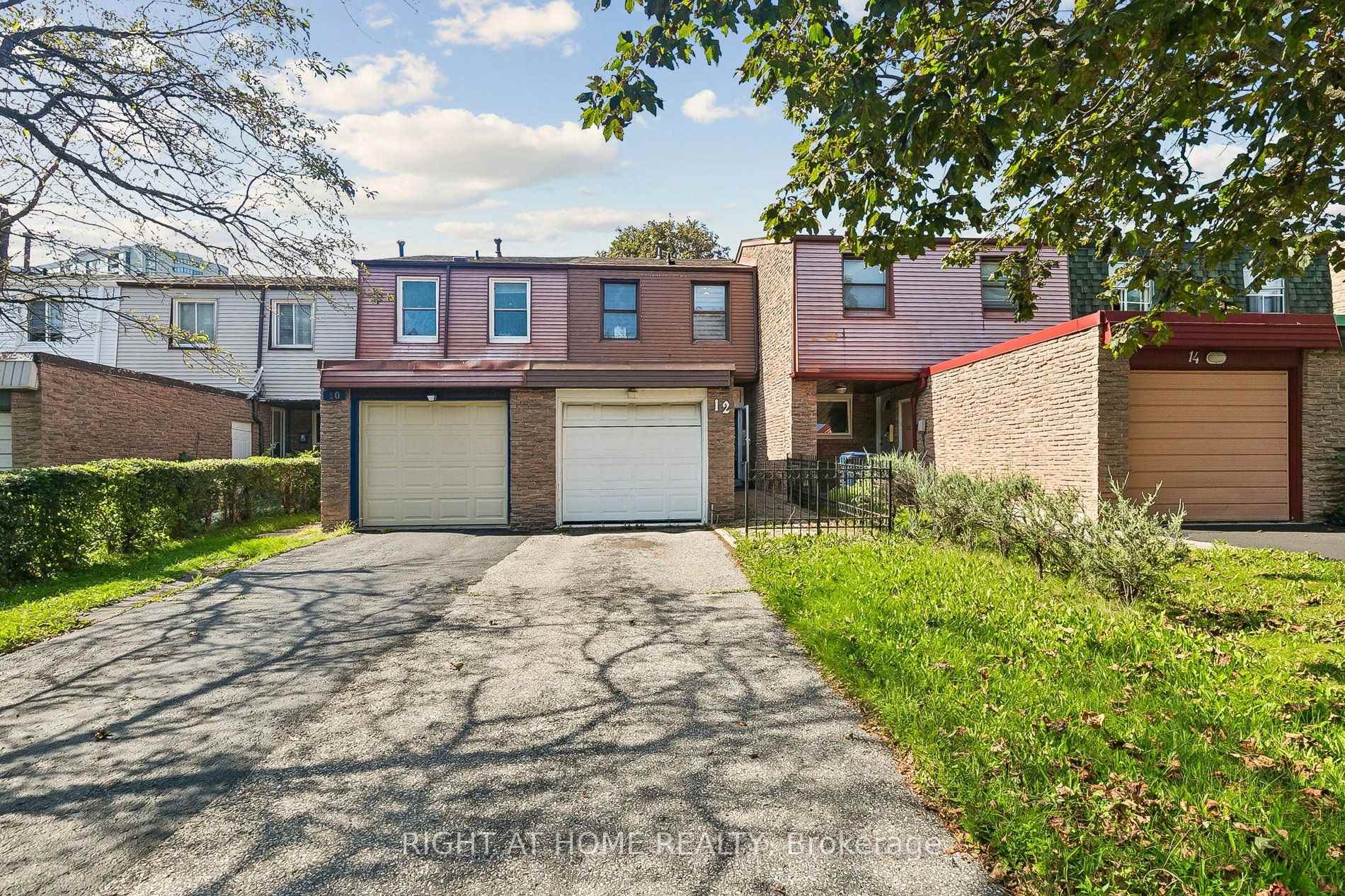Photo 2 of 12 l'amoreaux Drive, Scarborough, L'Amoreaux — HOMEH