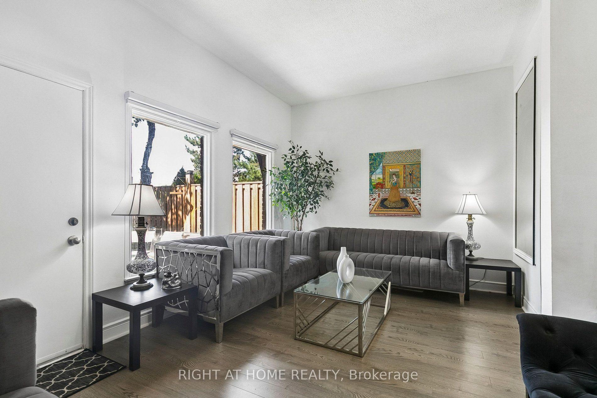 Photo 8 of 12 l'amoreaux Drive, Scarborough, L'Amoreaux — HOMEH