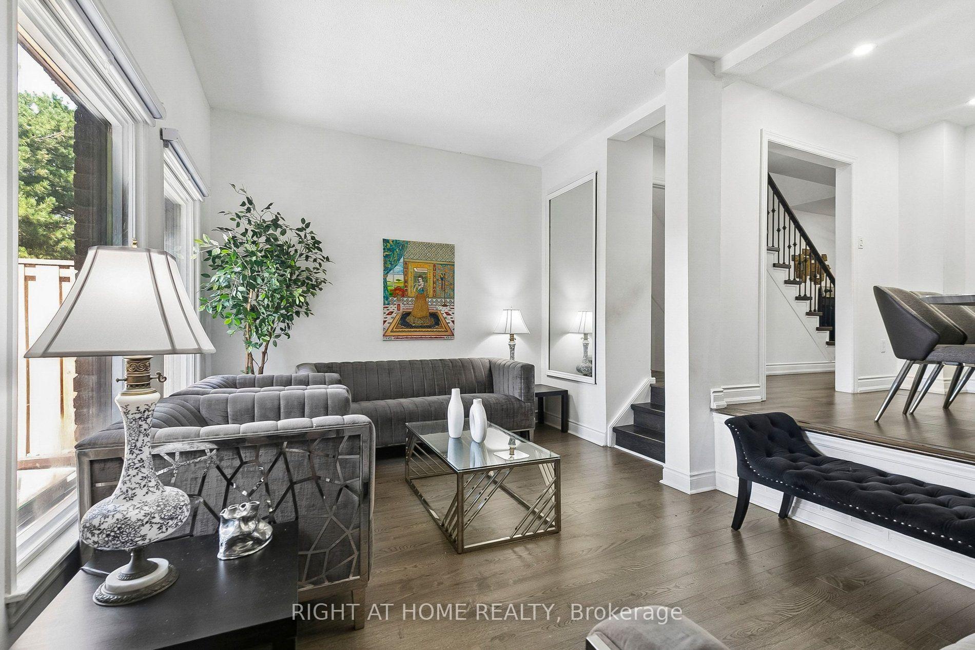 Photo 9 of 12 l'amoreaux Drive, Scarborough, L'Amoreaux — HOMEH