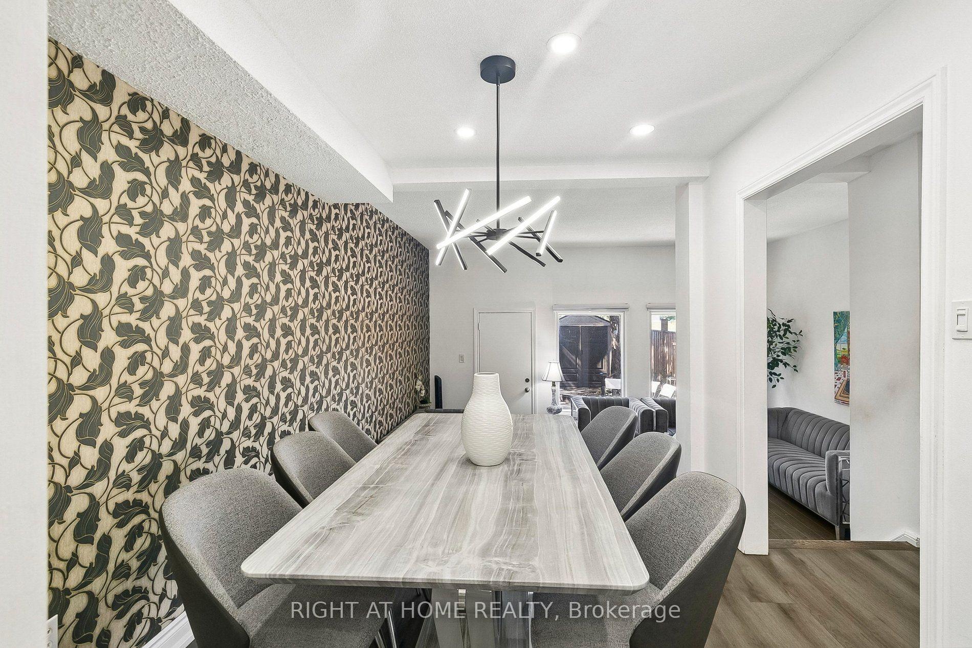 Photo 13 of 12 l'amoreaux Drive, Scarborough, L'Amoreaux — HOMEH