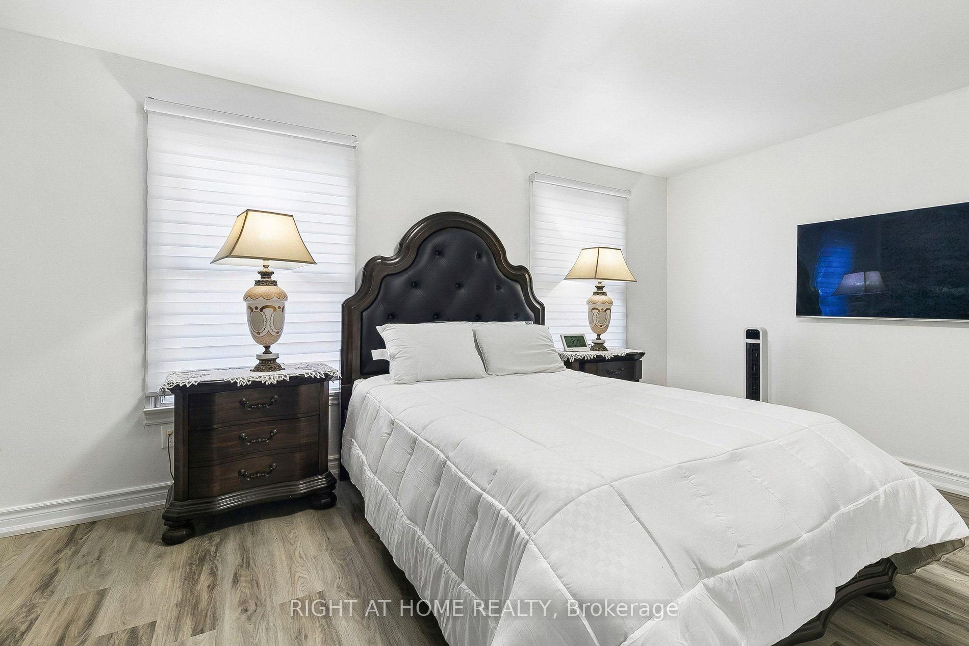 Photo 18 of 12 l'amoreaux Drive, Scarborough, L'Amoreaux — HOMEH