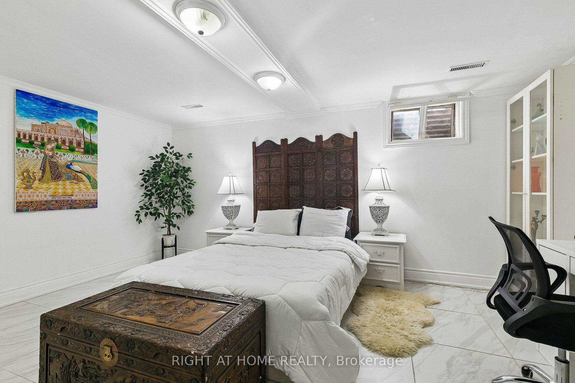 Photo 25 of 12 l'amoreaux Drive, Scarborough, L'Amoreaux — HOMEH