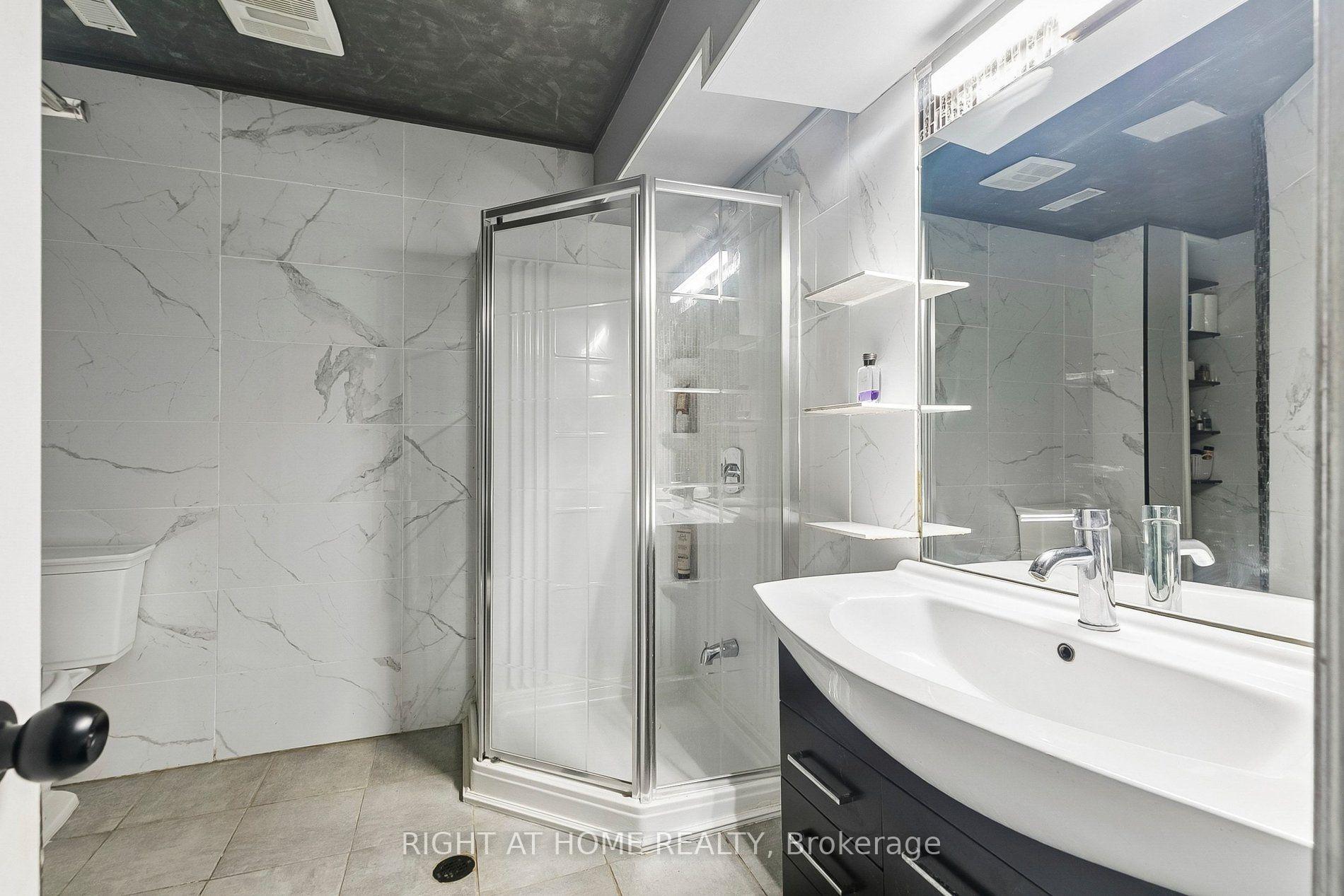 Photo 28 of 12 l'amoreaux Drive, Scarborough, L'Amoreaux — HOMEH