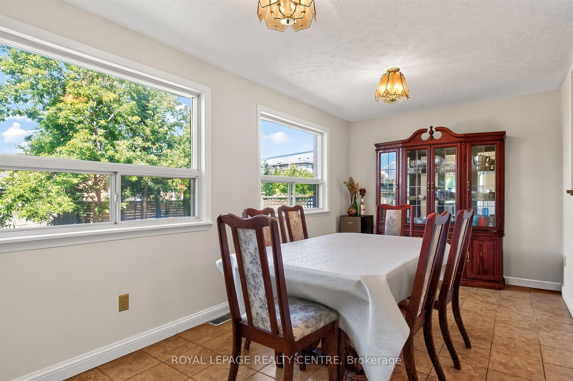 Photo 13 of 22 Euphrasia Drive, North York, Yorkdale-Glen Park — HOMEH