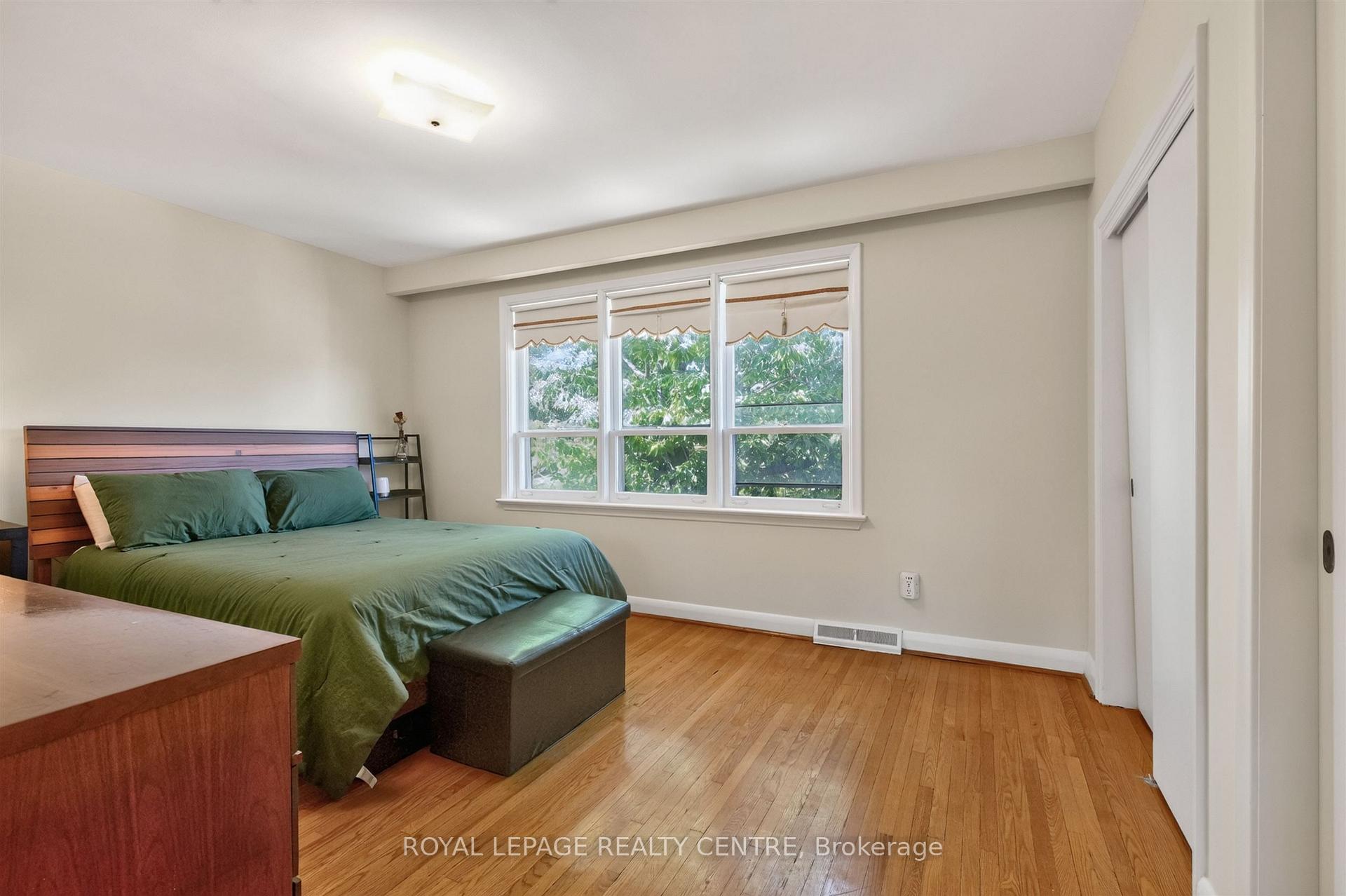 Photo 14 of 22 Euphrasia Drive, North York, Yorkdale-Glen Park — HOMEH