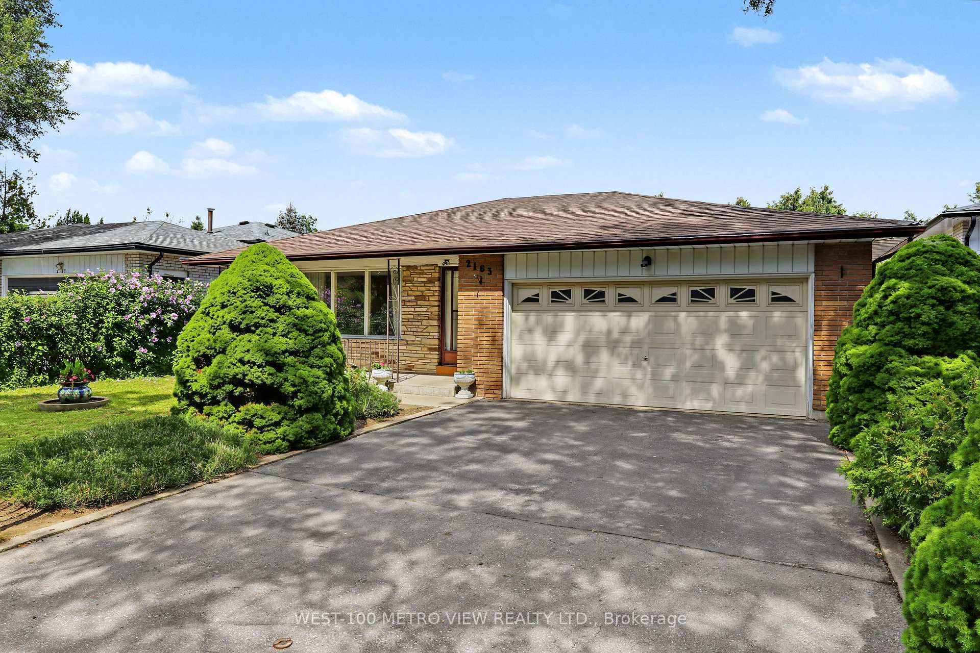 Photo 2 of 2163 Asta Drive, Mississauga, Cooksville — HOMEH