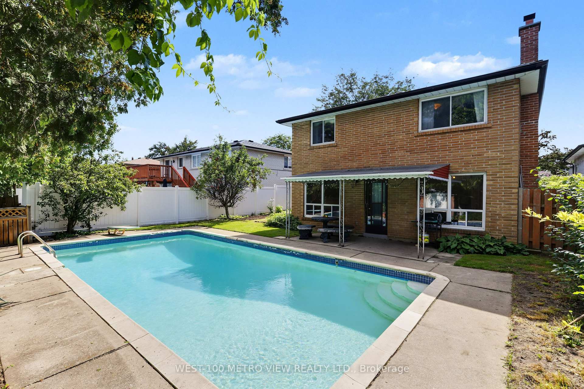 Photo 4 of 2163 Asta Drive, Mississauga, Cooksville — HOMEH
