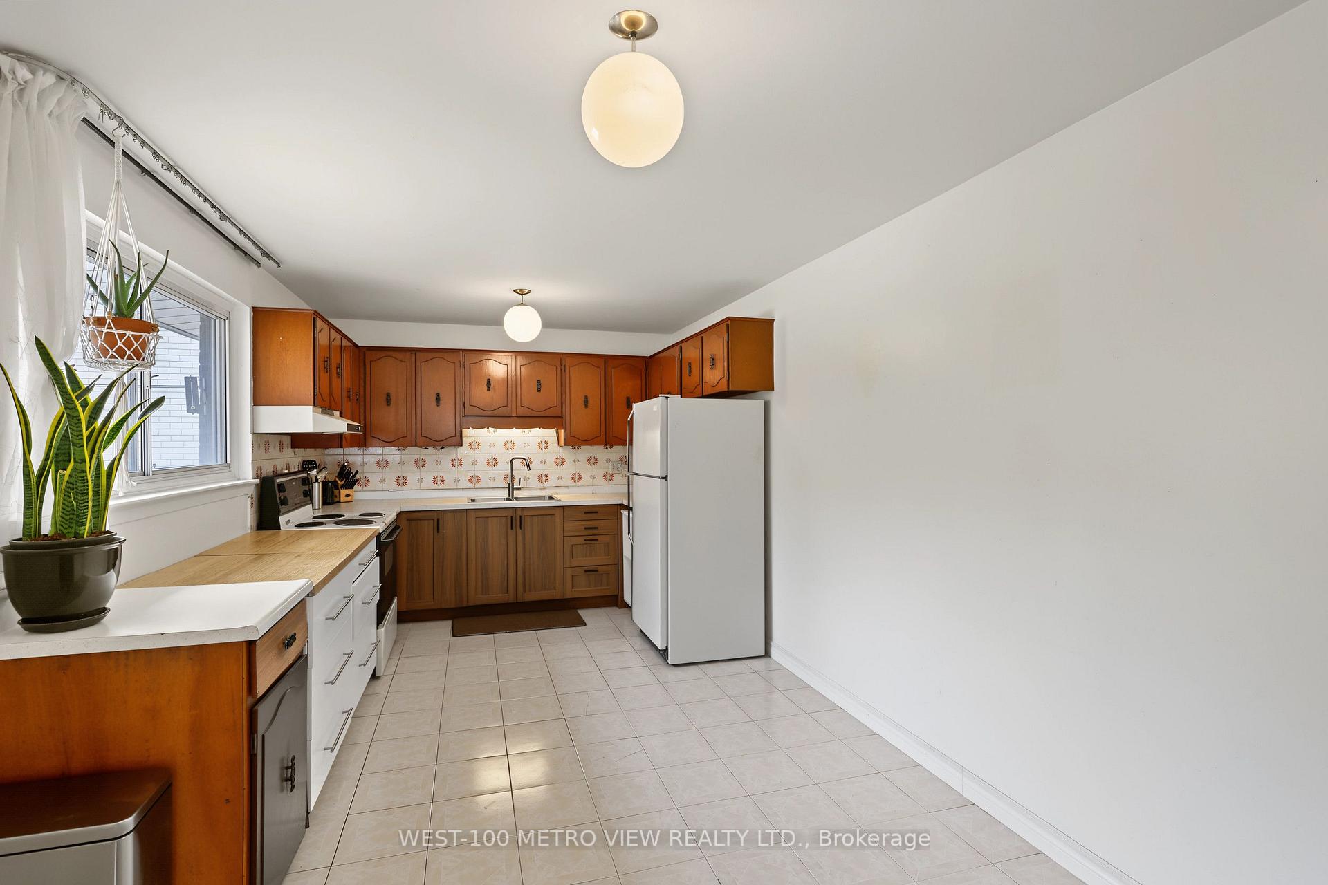 Photo 8 of 2163 Asta Drive, Mississauga, Cooksville — HOMEH