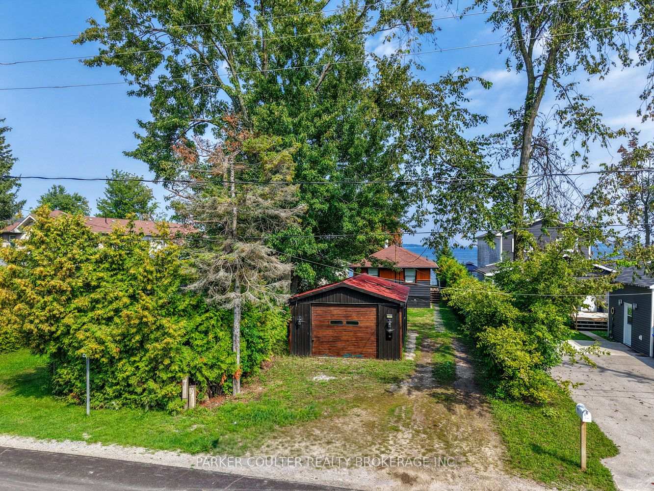 Photo 5 of 2305 Crystal Beach Road, Innisfil, Alcona — HOMEH