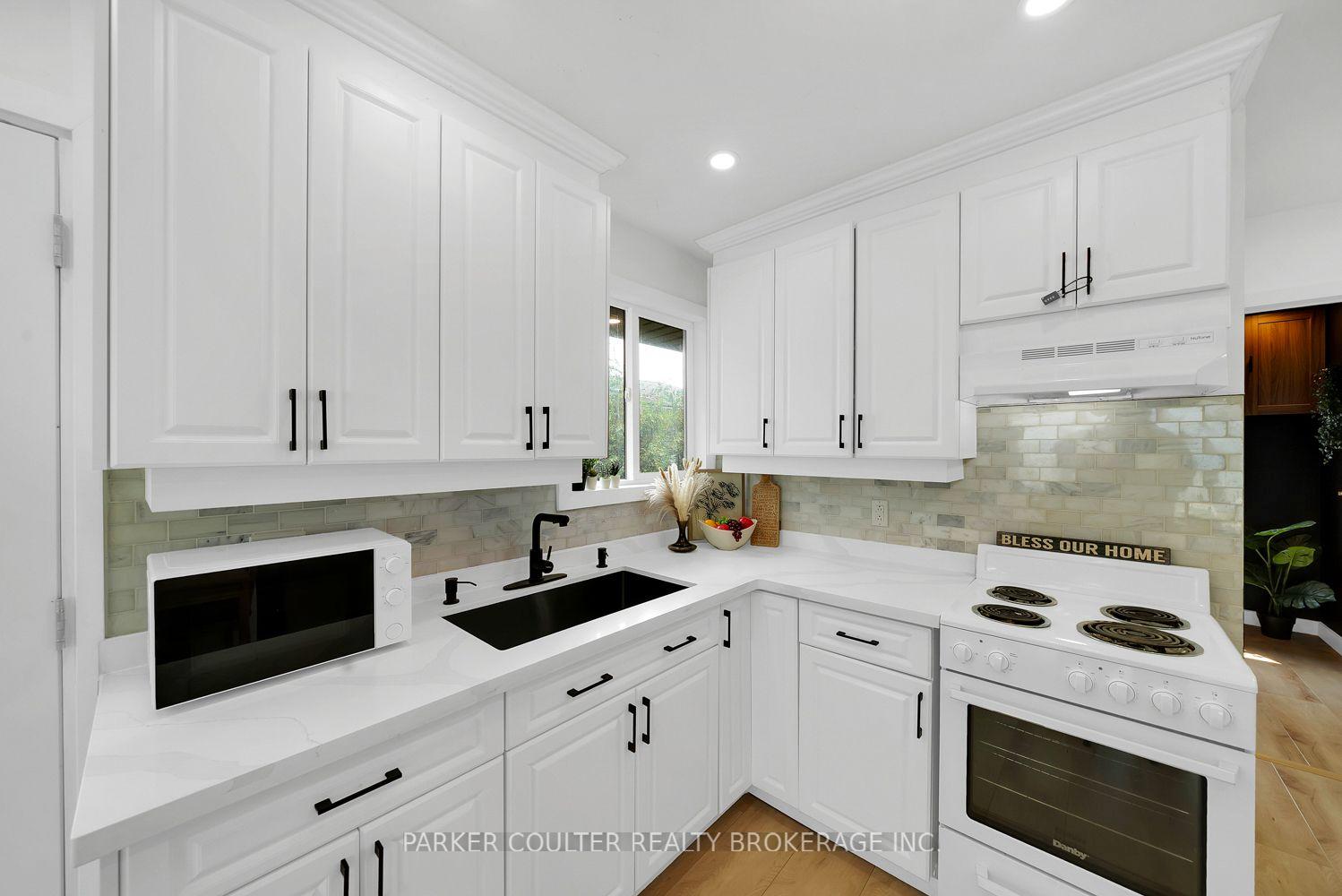 Photo 14 of 2305 Crystal Beach Road, Innisfil, Alcona — HOMEH