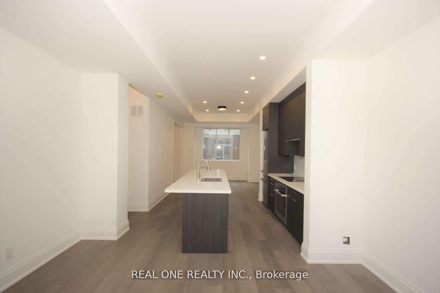 Photo 3 of Unit 4, 35 Dervock Crescent, North York, Bayview Village — HOMEH