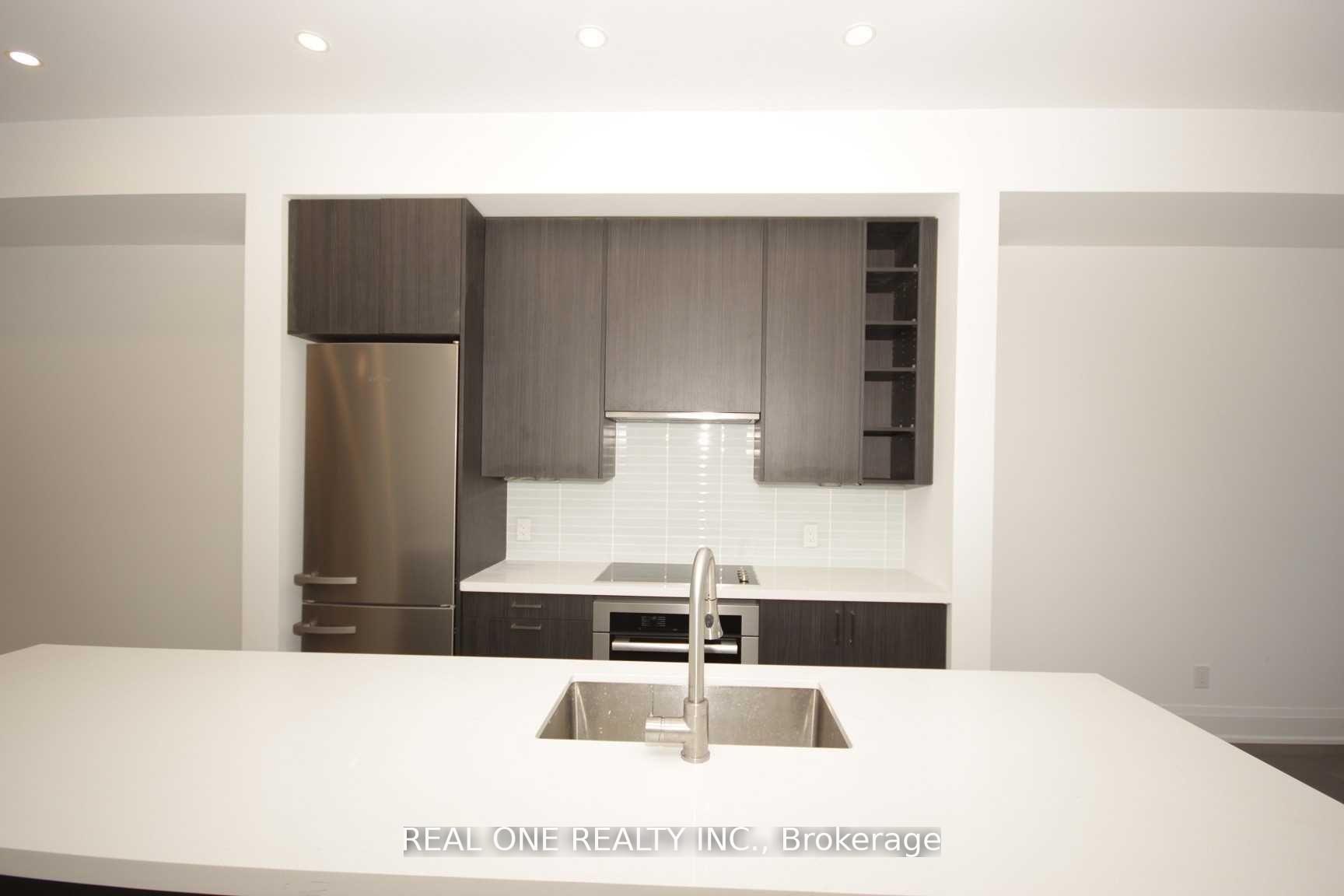 Photo 6 of Unit 4, 35 Dervock Crescent, North York, Bayview Village — HOMEH