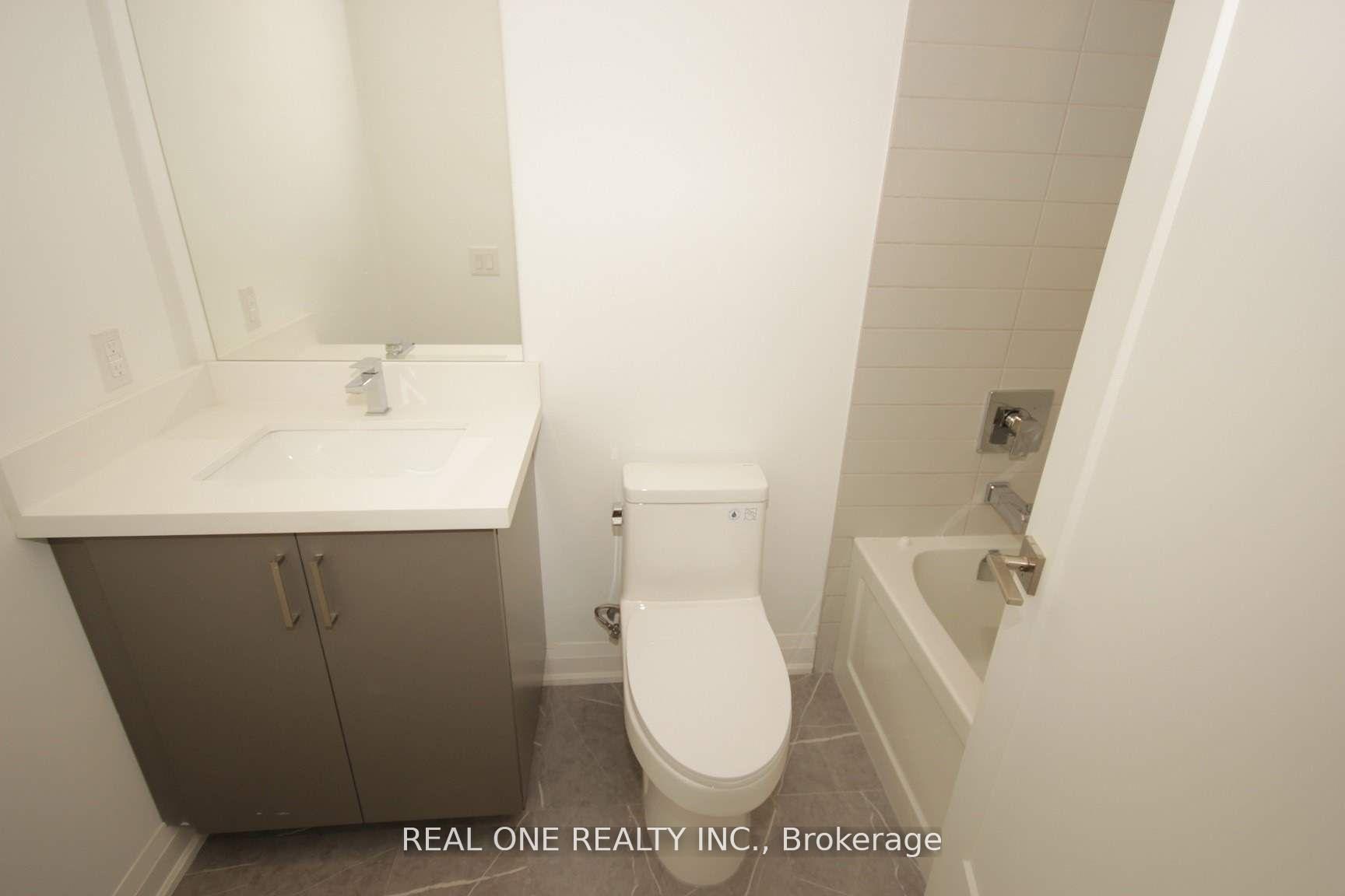 Photo 13 of Unit 4, 35 Dervock Crescent, North York, Bayview Village — HOMEH