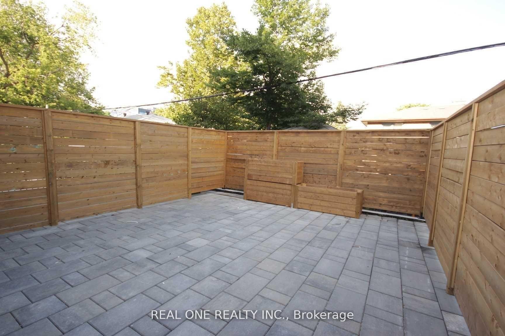 Photo 18 of Unit 4, 35 Dervock Crescent, North York, Bayview Village — HOMEH