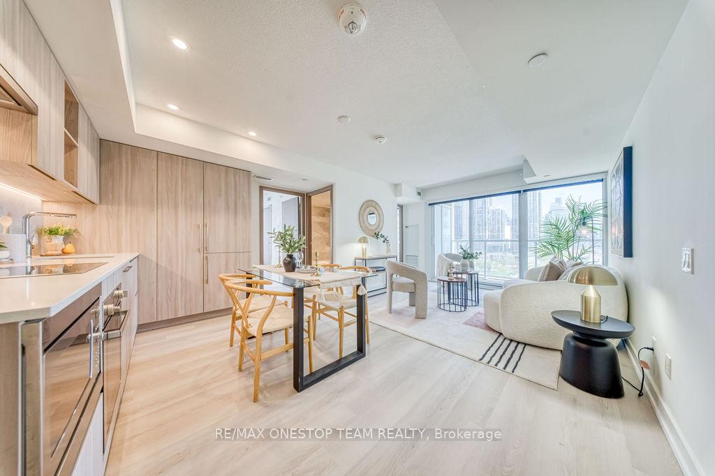 Photo 7 of Unit 1510, 17 Bathurst Street, Toronto, Waterfront Communities — HOMEH
